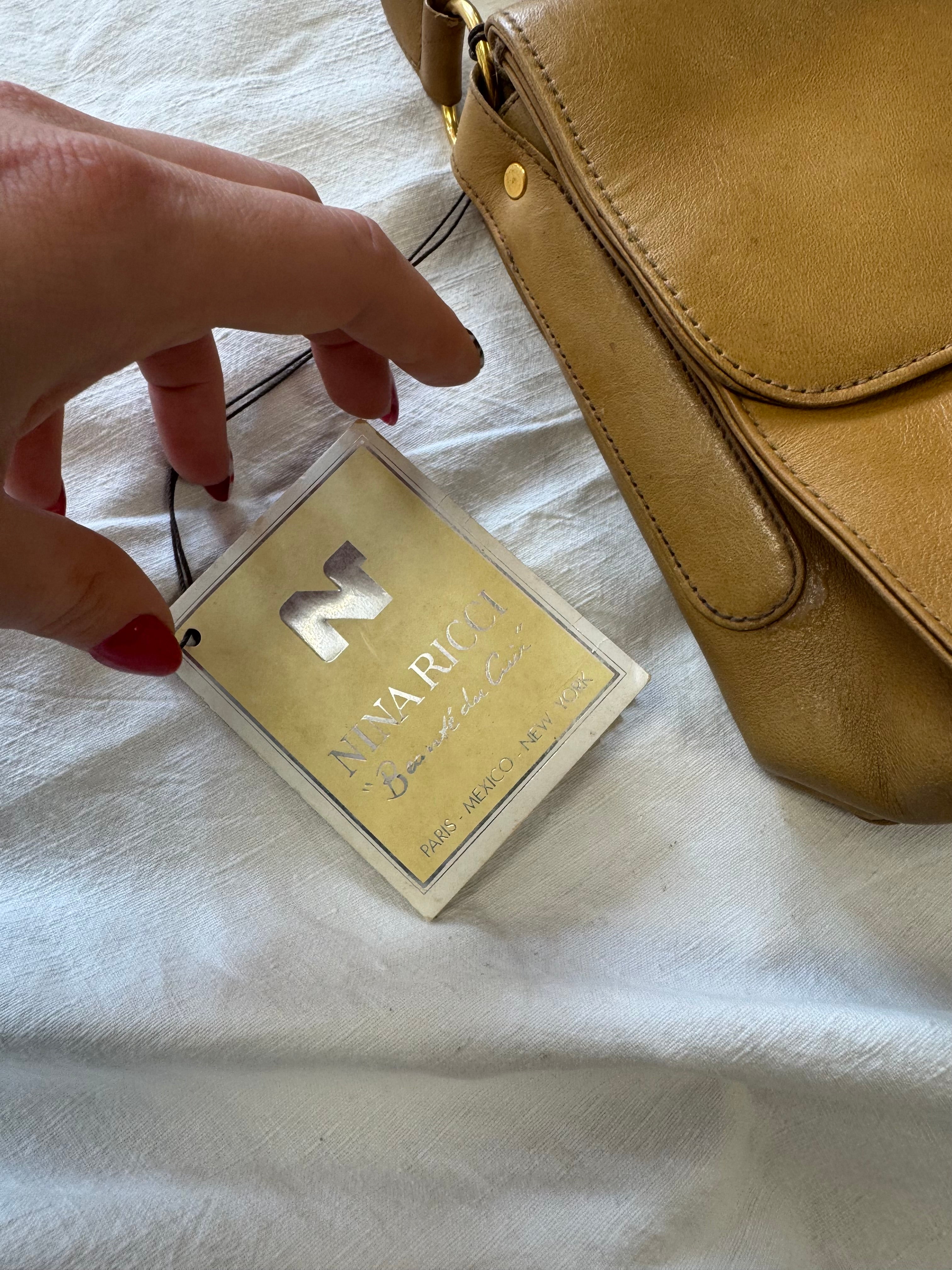 Sac baguette en cuir beige Nina Ricci
