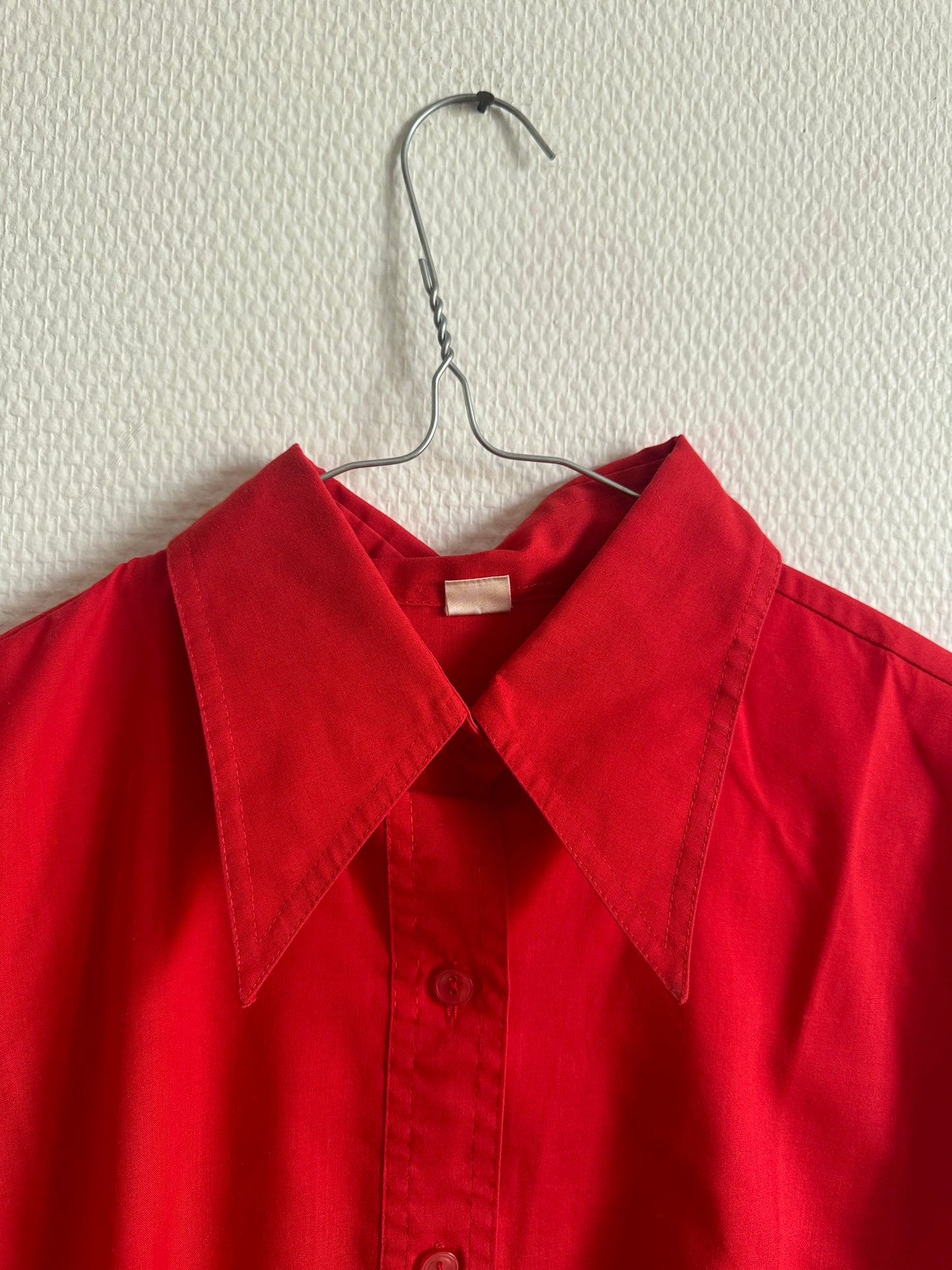 Chemise rouge 70s