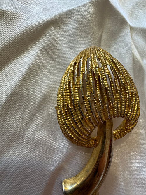 Broche en métal champignon 80s