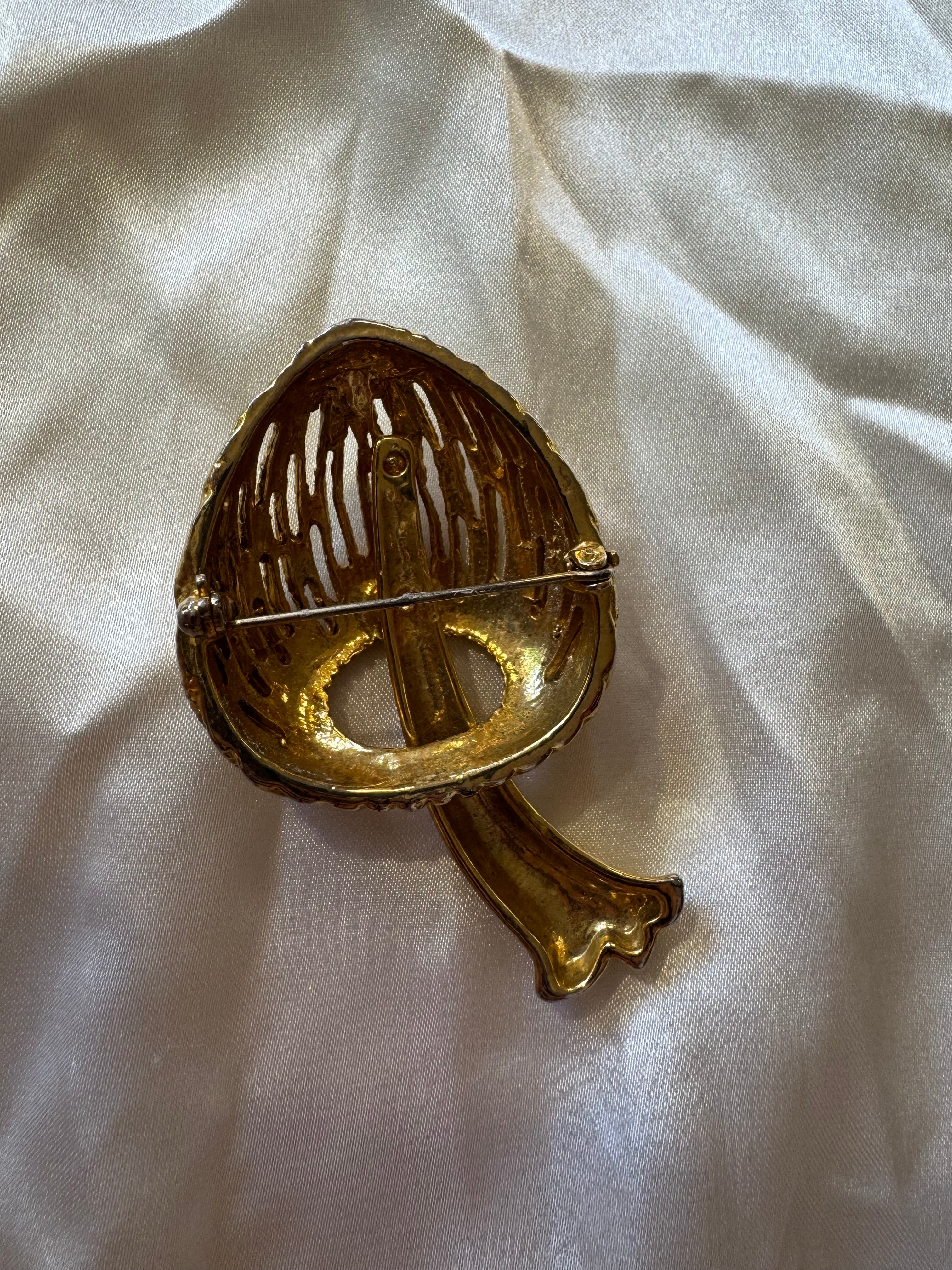Broche en métal champignon 80s