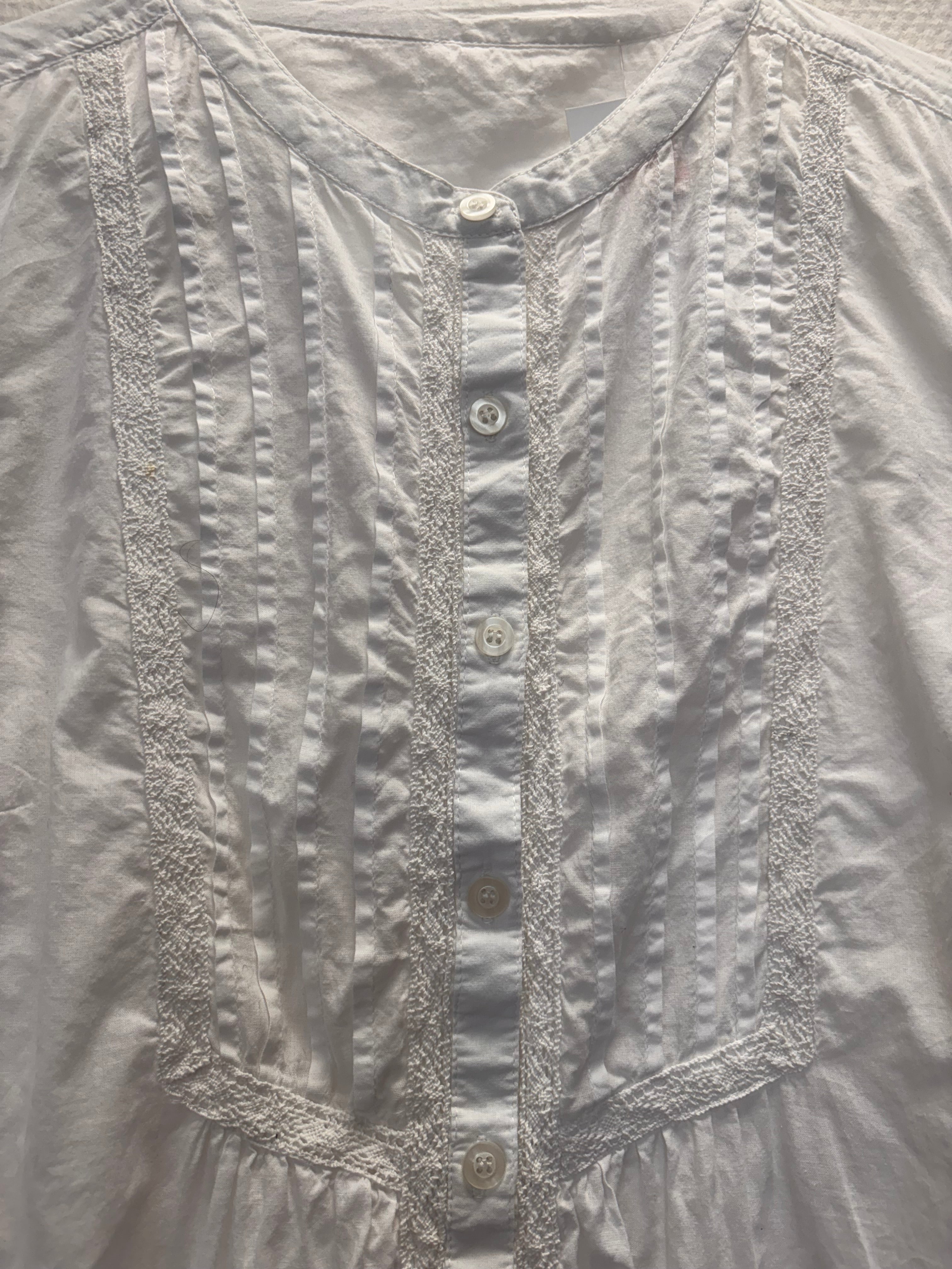 Chemise à dentelle