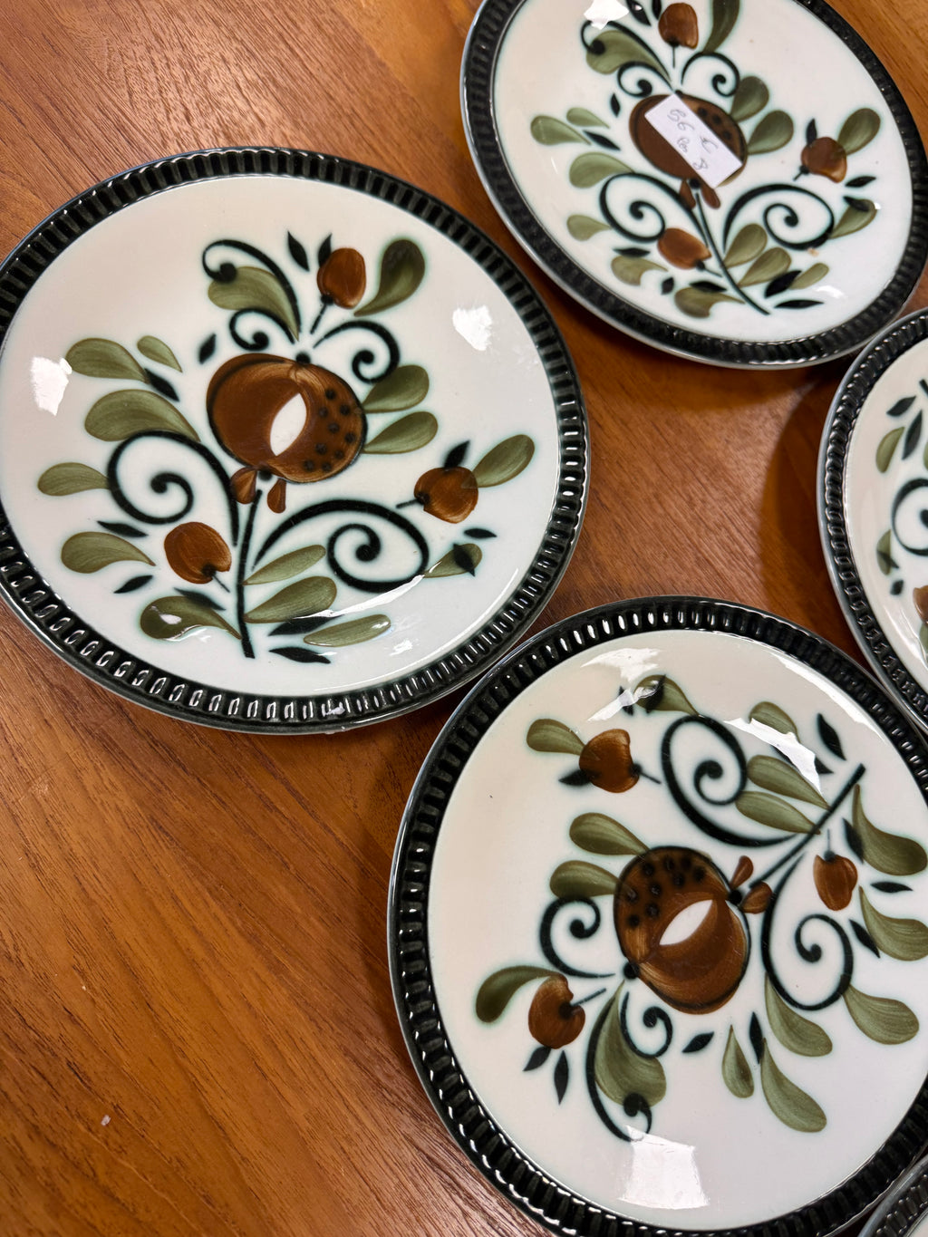 Assiettes à dessert Boch La Louvière