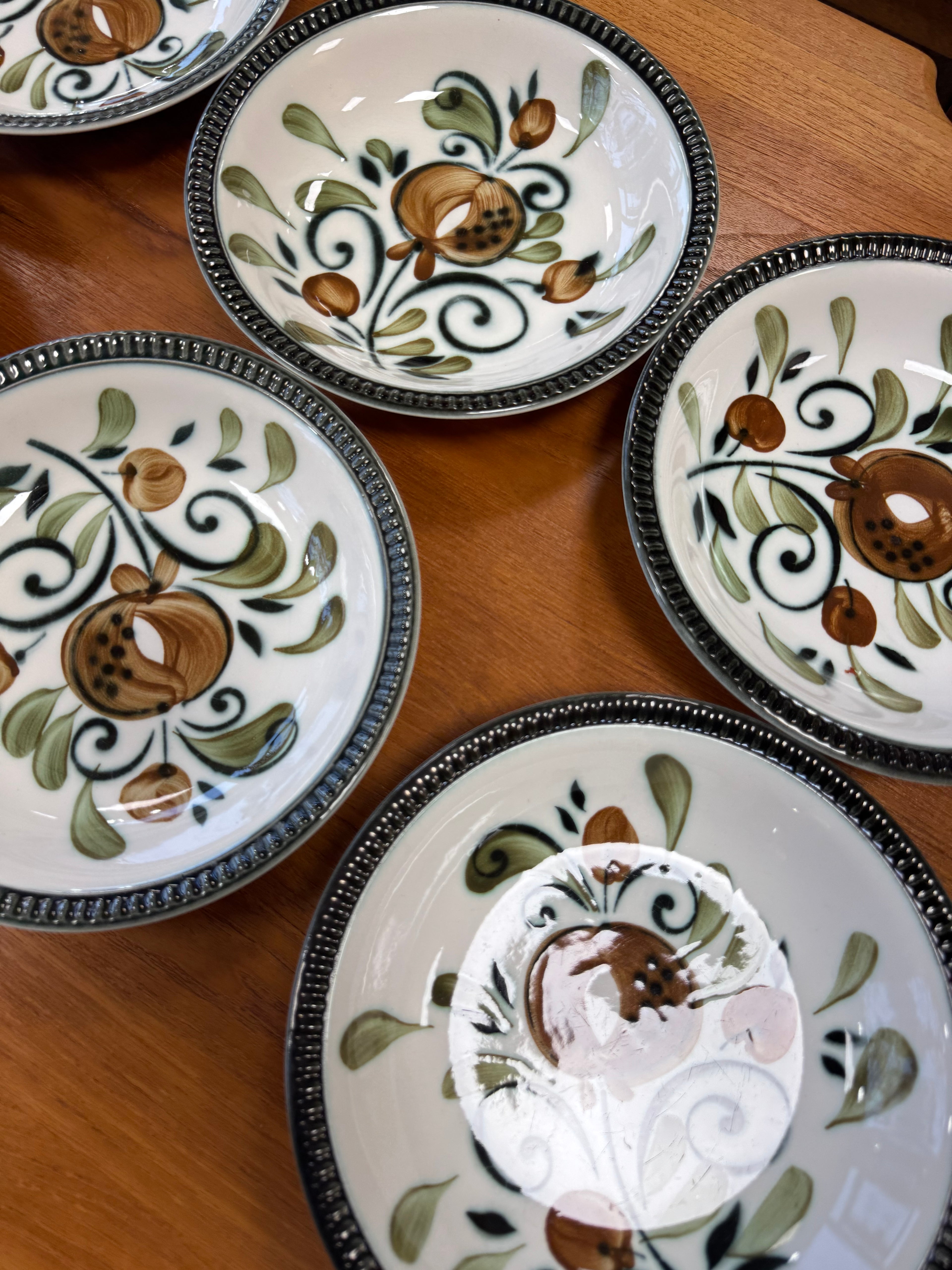 Assiettes creuses Boch La Louvière