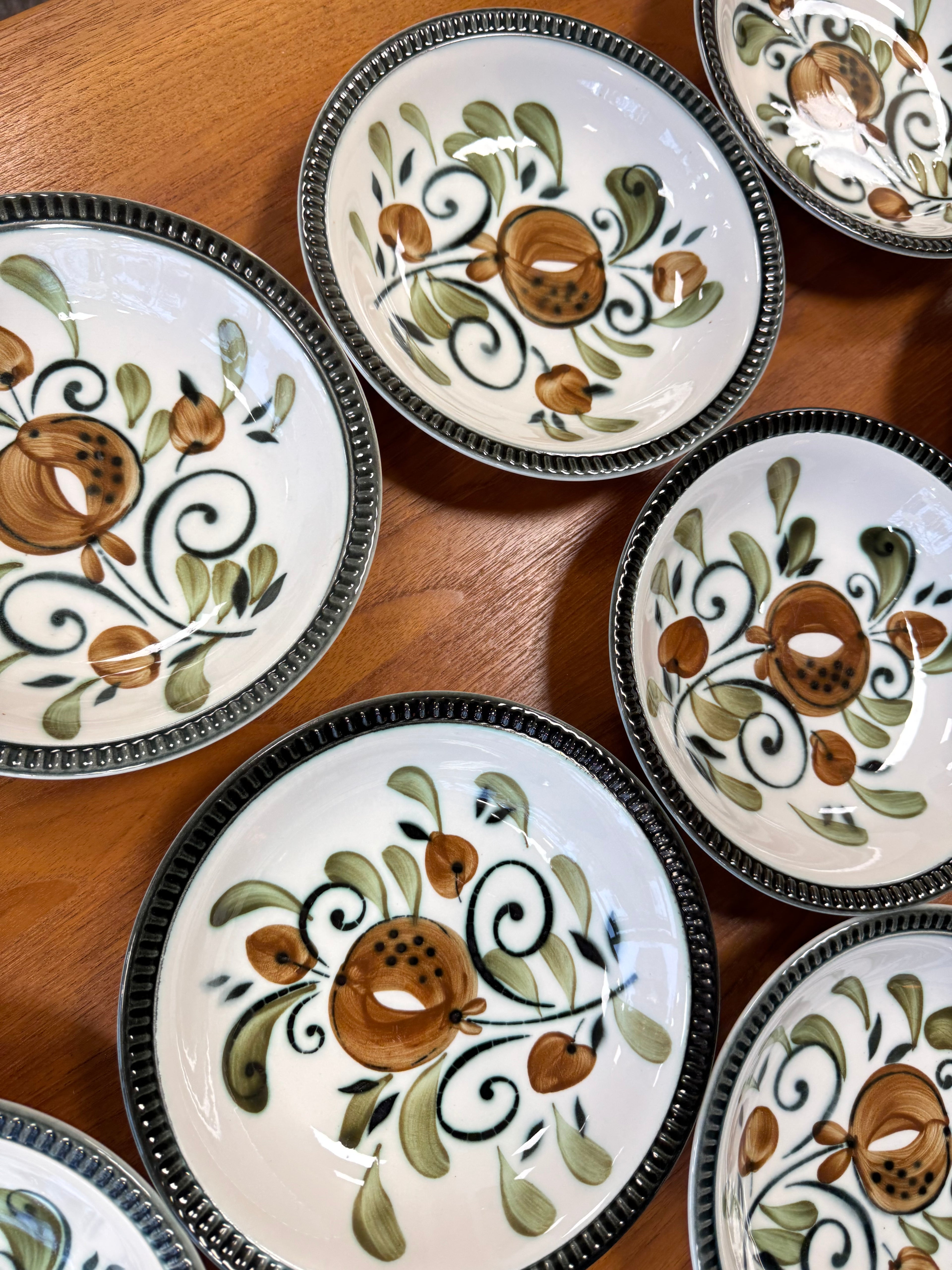 Assiettes creuses Boch La Louvière