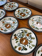 Assiettes à motifs Boch La Louvière