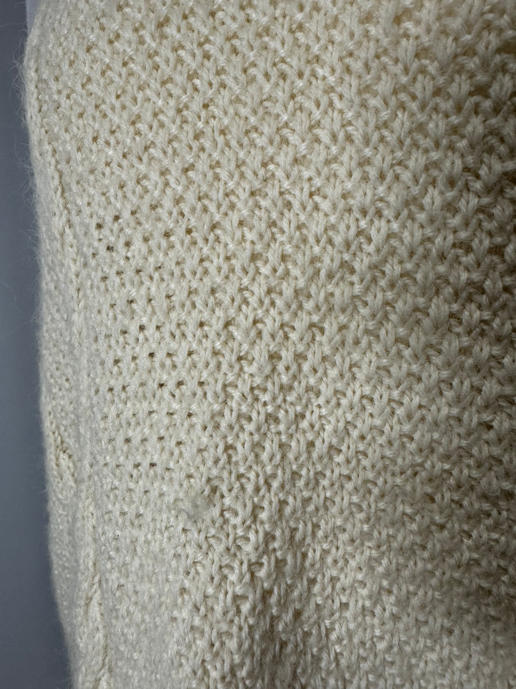Pull écrue torsade