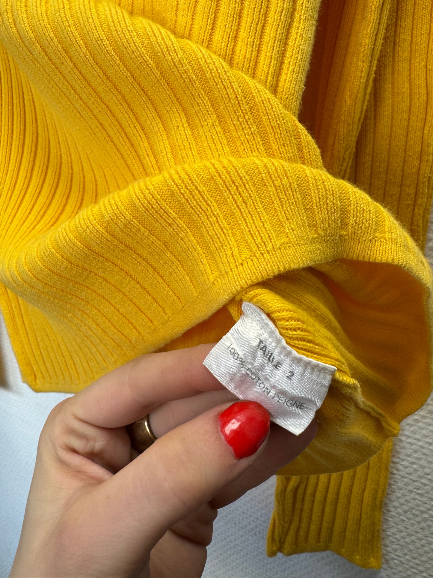 Pull côtelé jaune