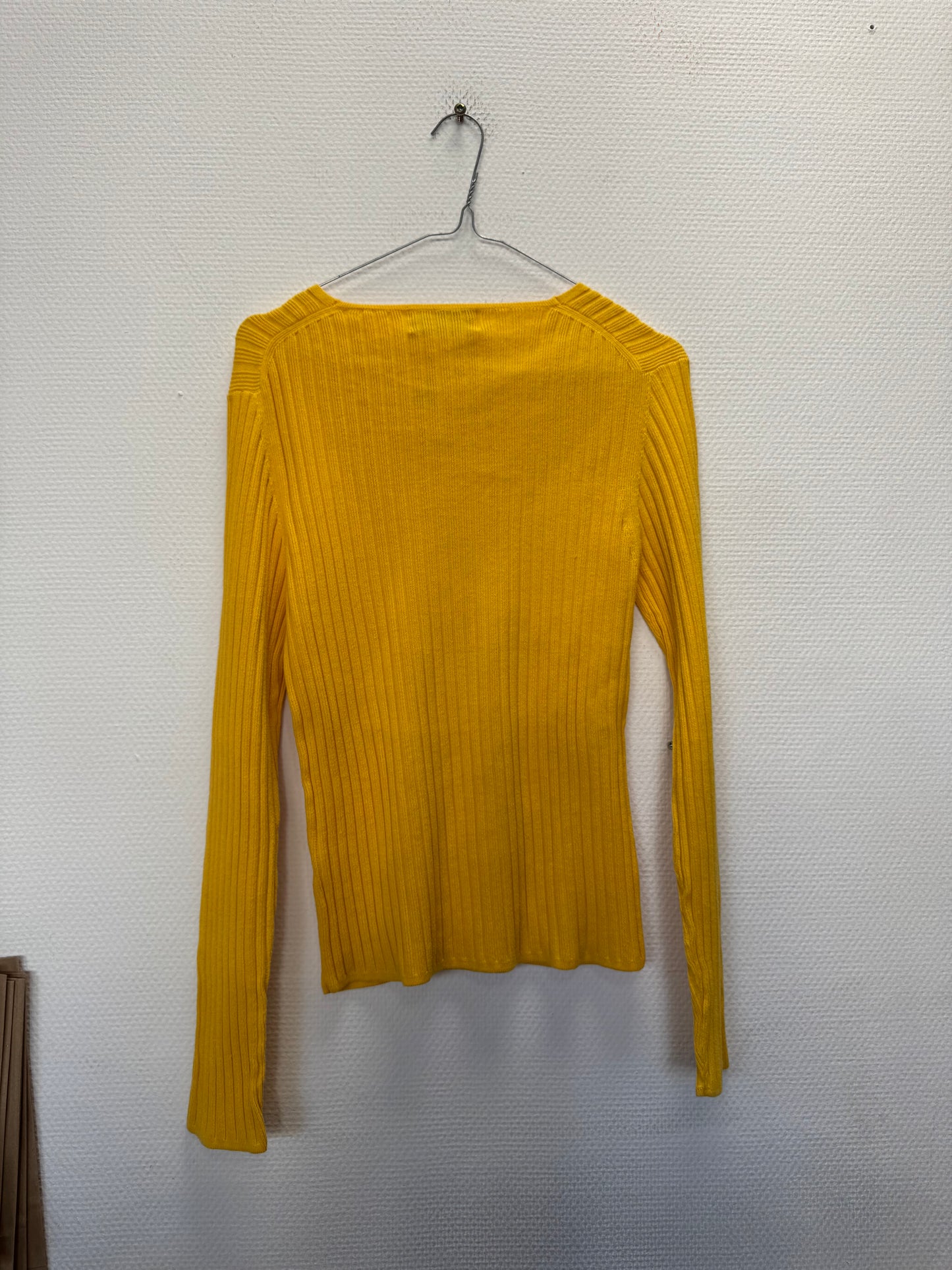 Pull côtelé jaune