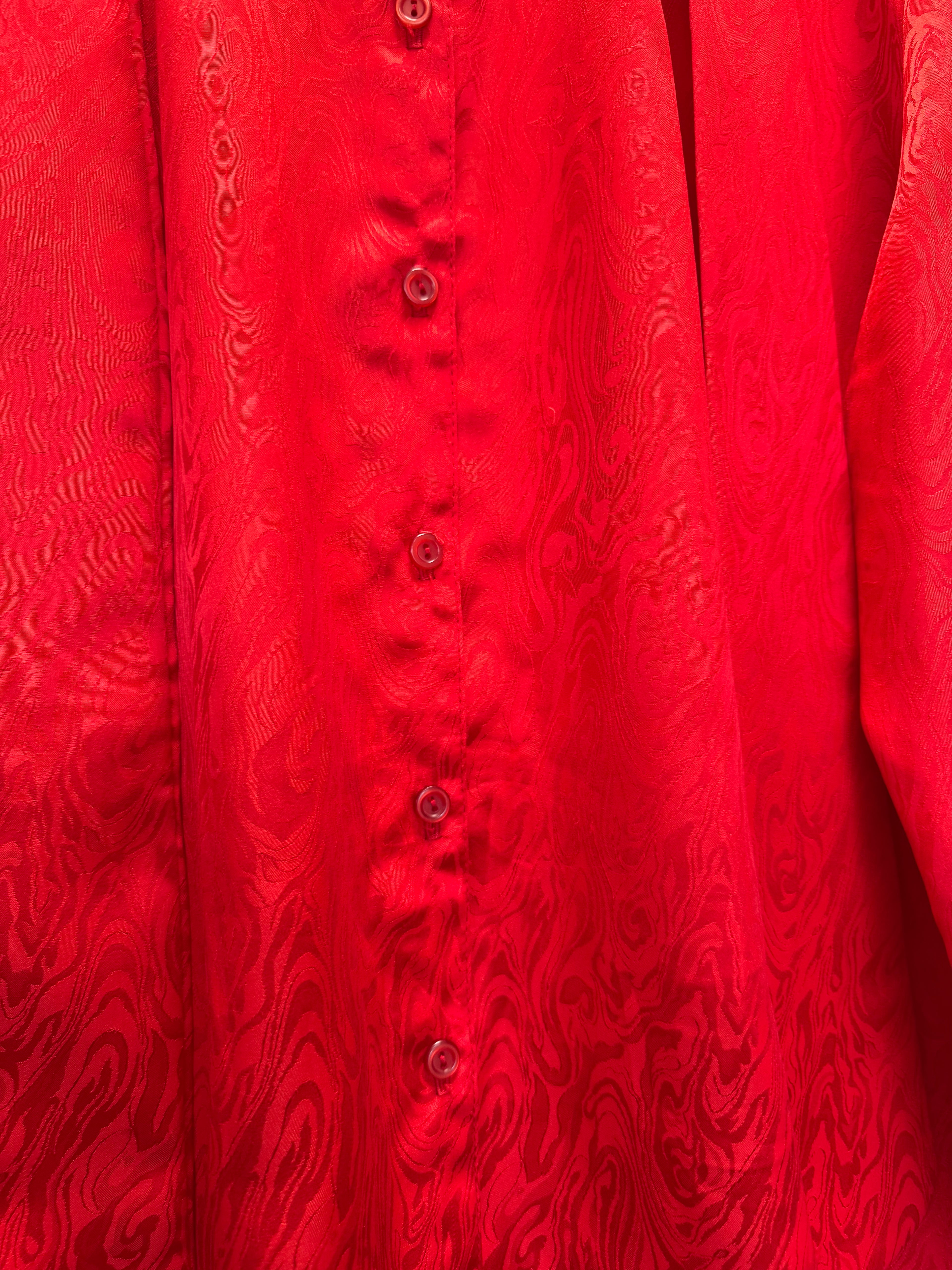 Chemise rouge à motifs