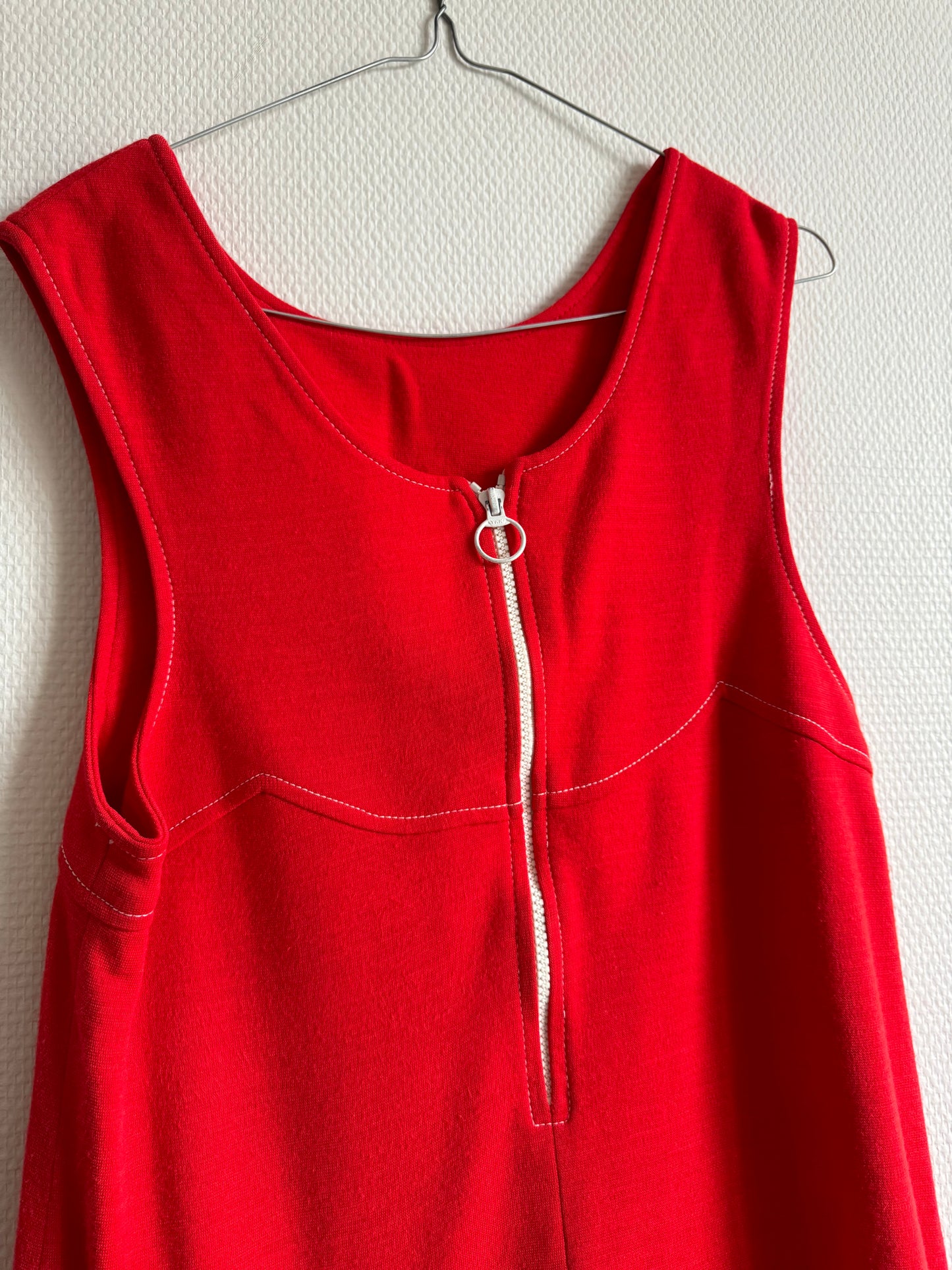 Robe rouge 60s