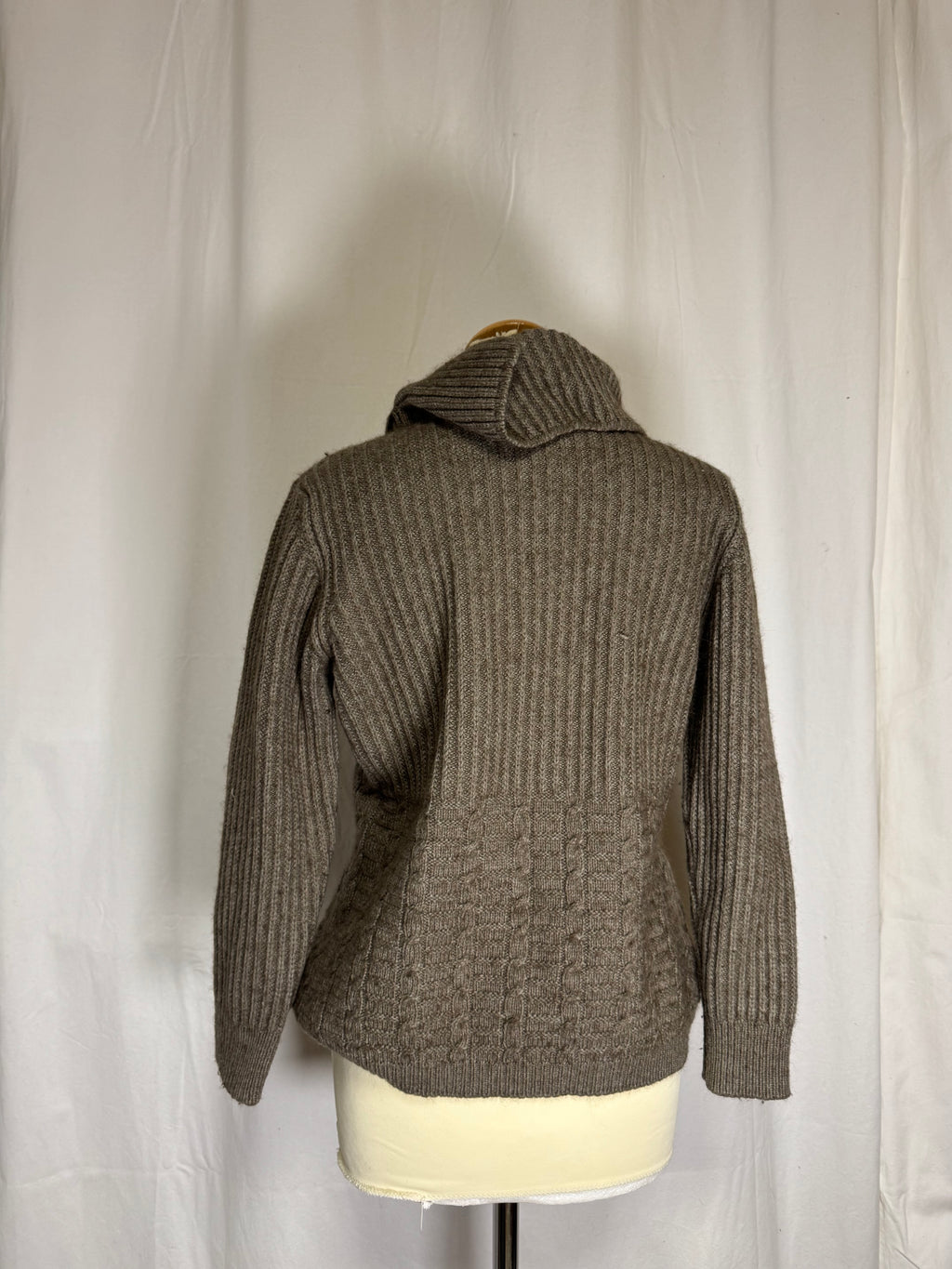 Pull grand col marron
