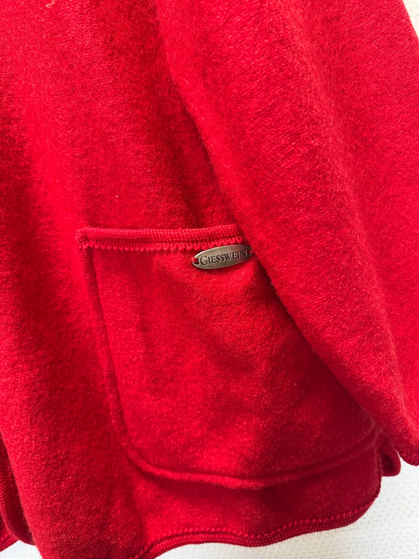 Veste autrichienne rouge