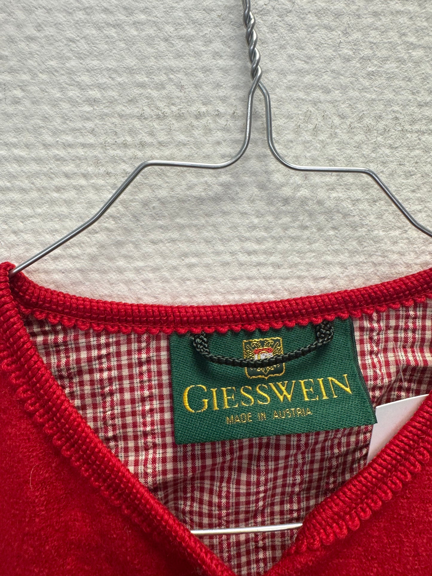 Veste autrichienne rouge