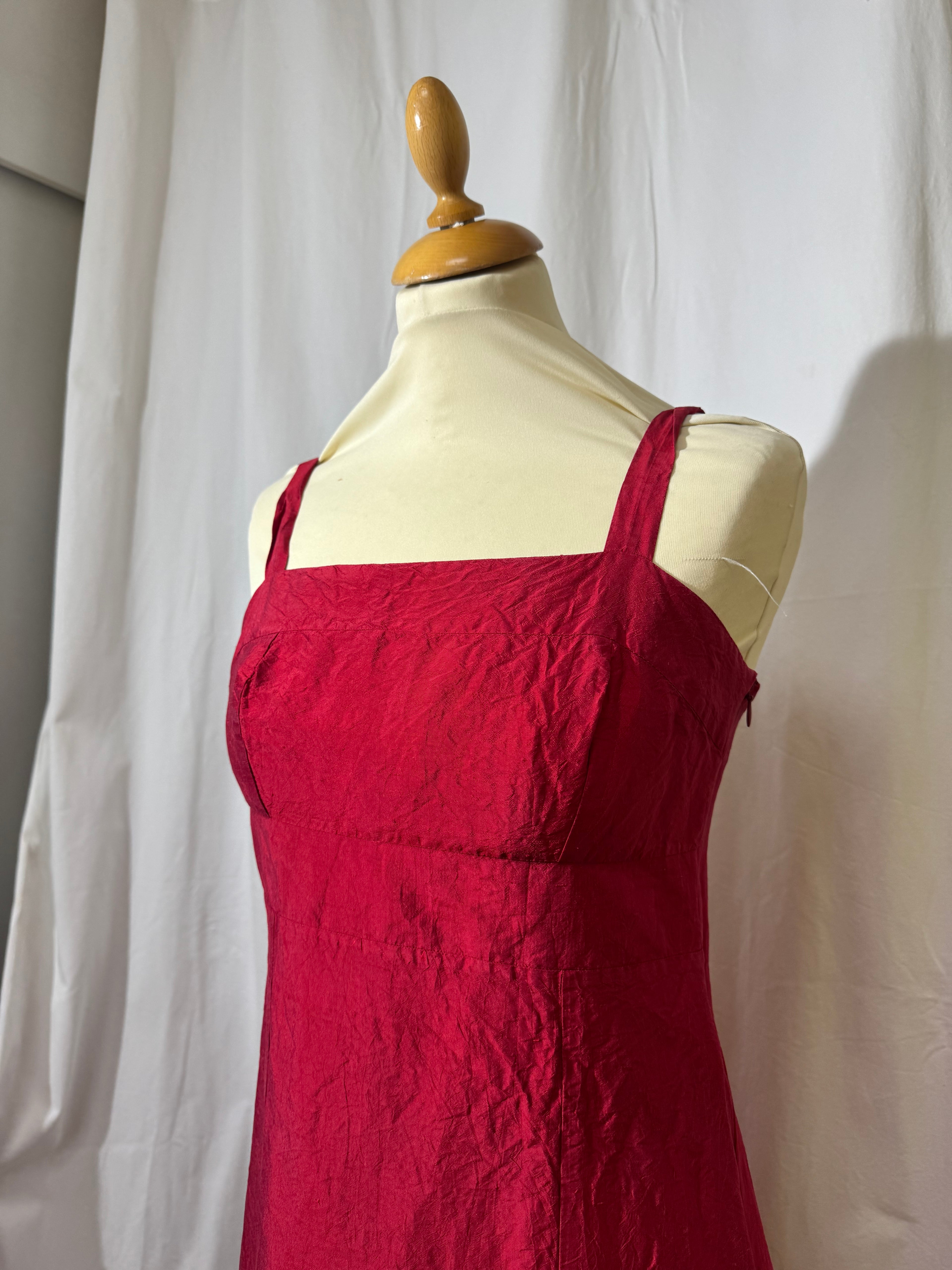 Robe rouge en soie