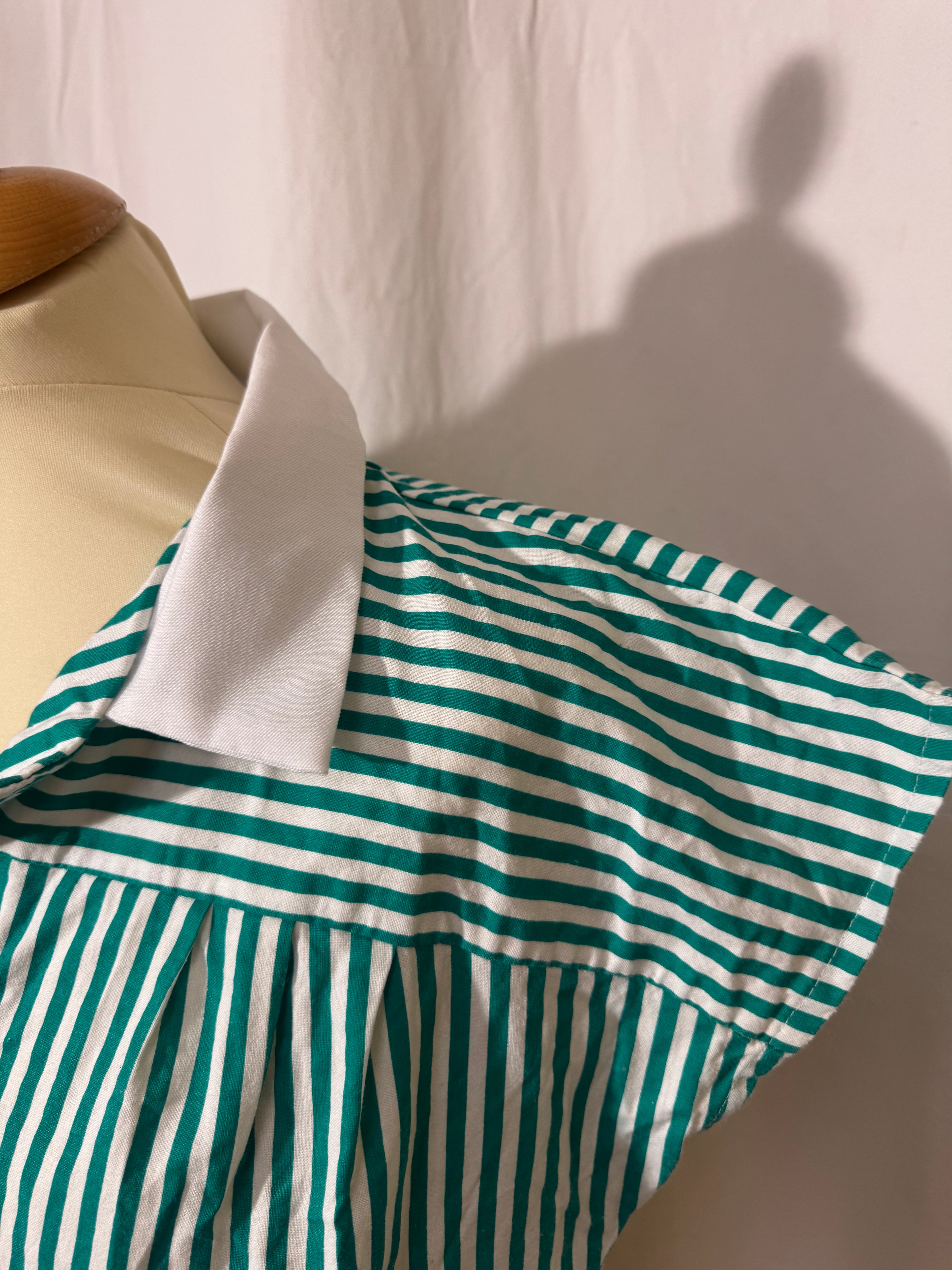 Chemise courte à rayures