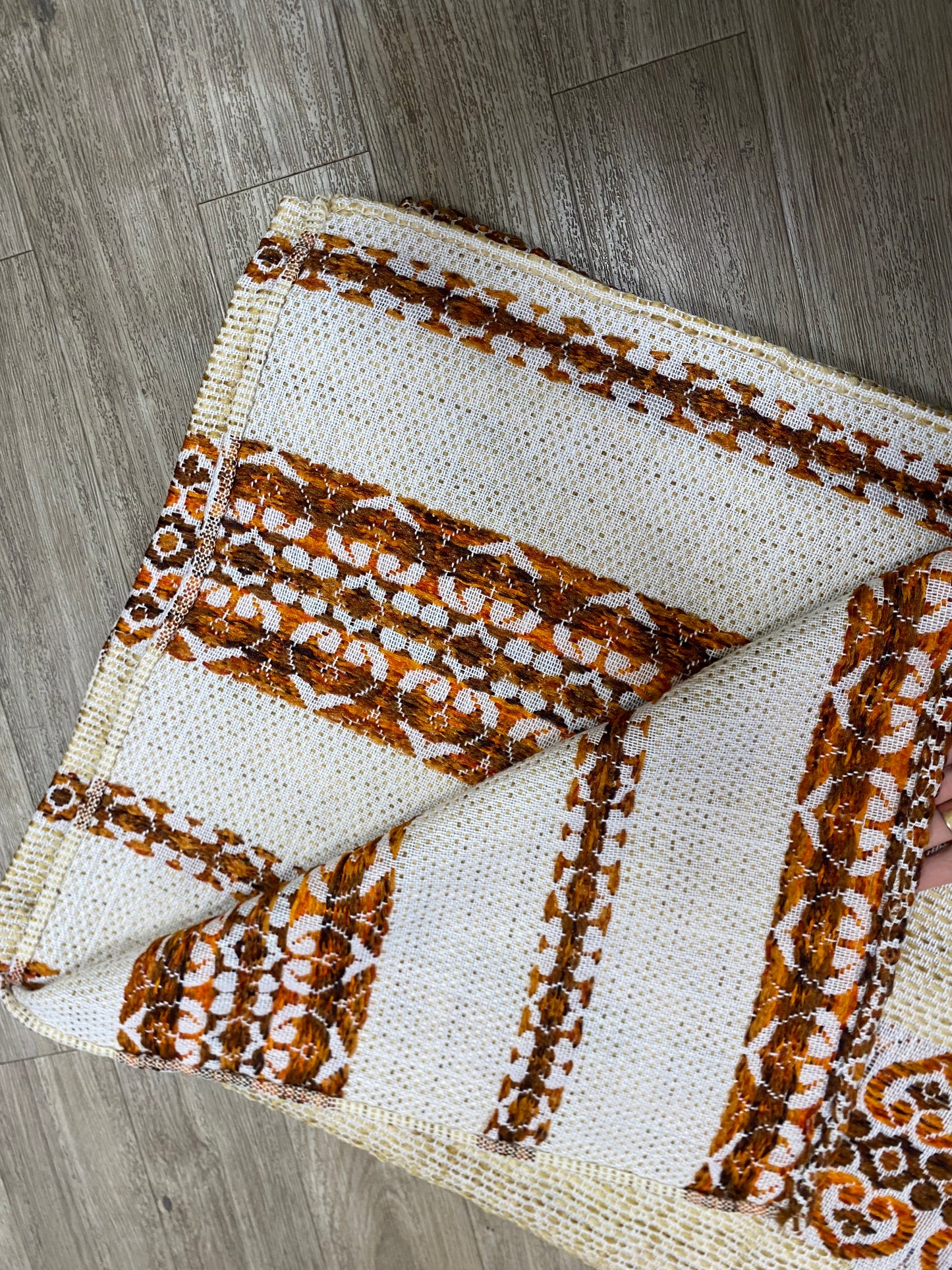 Nappe à fleurs 70s