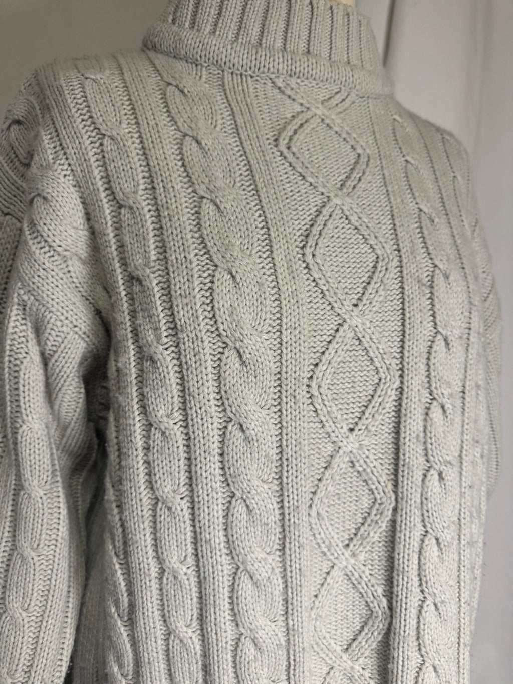 Pull en maille torsade