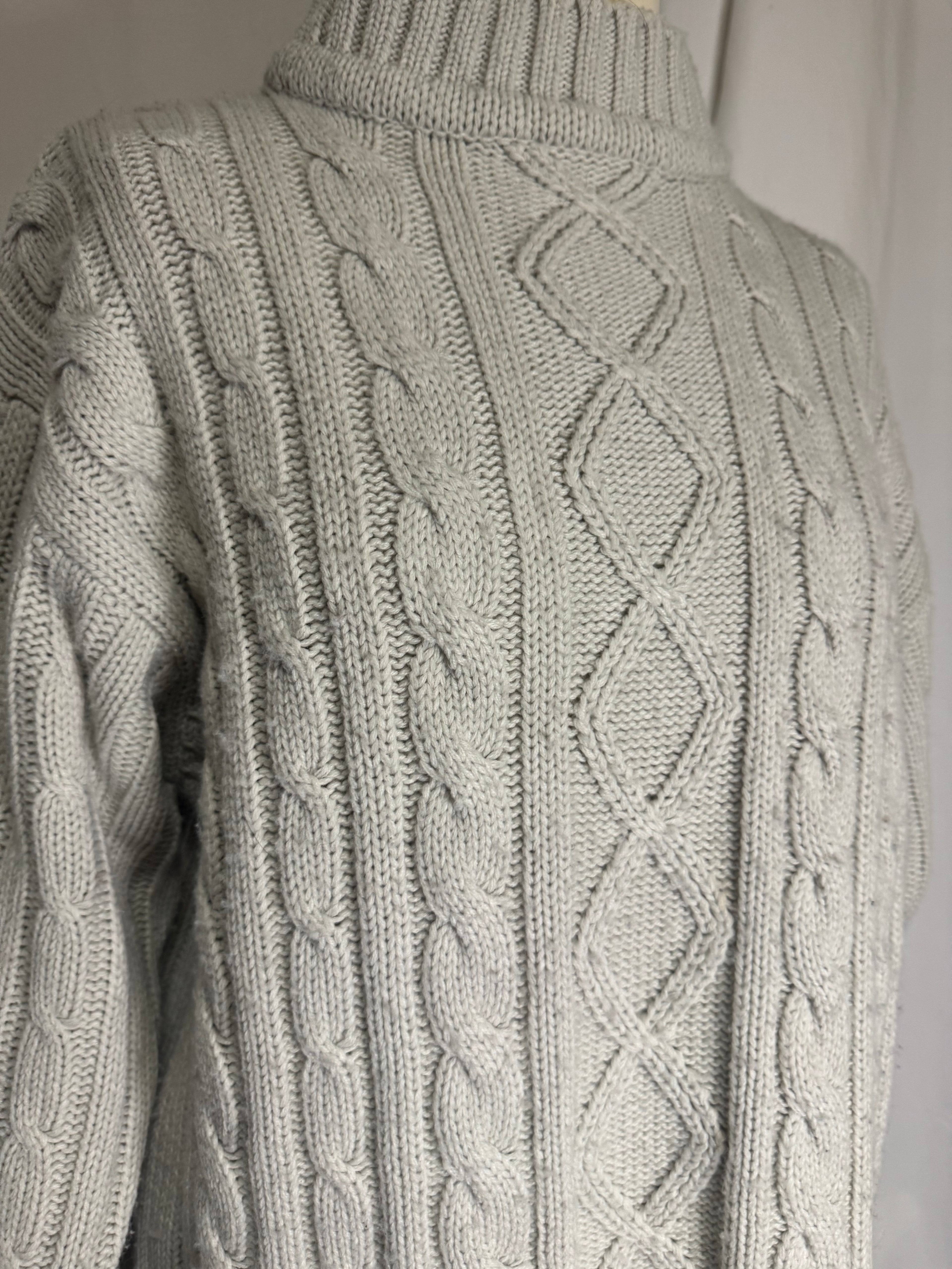 Pull en maille torsade