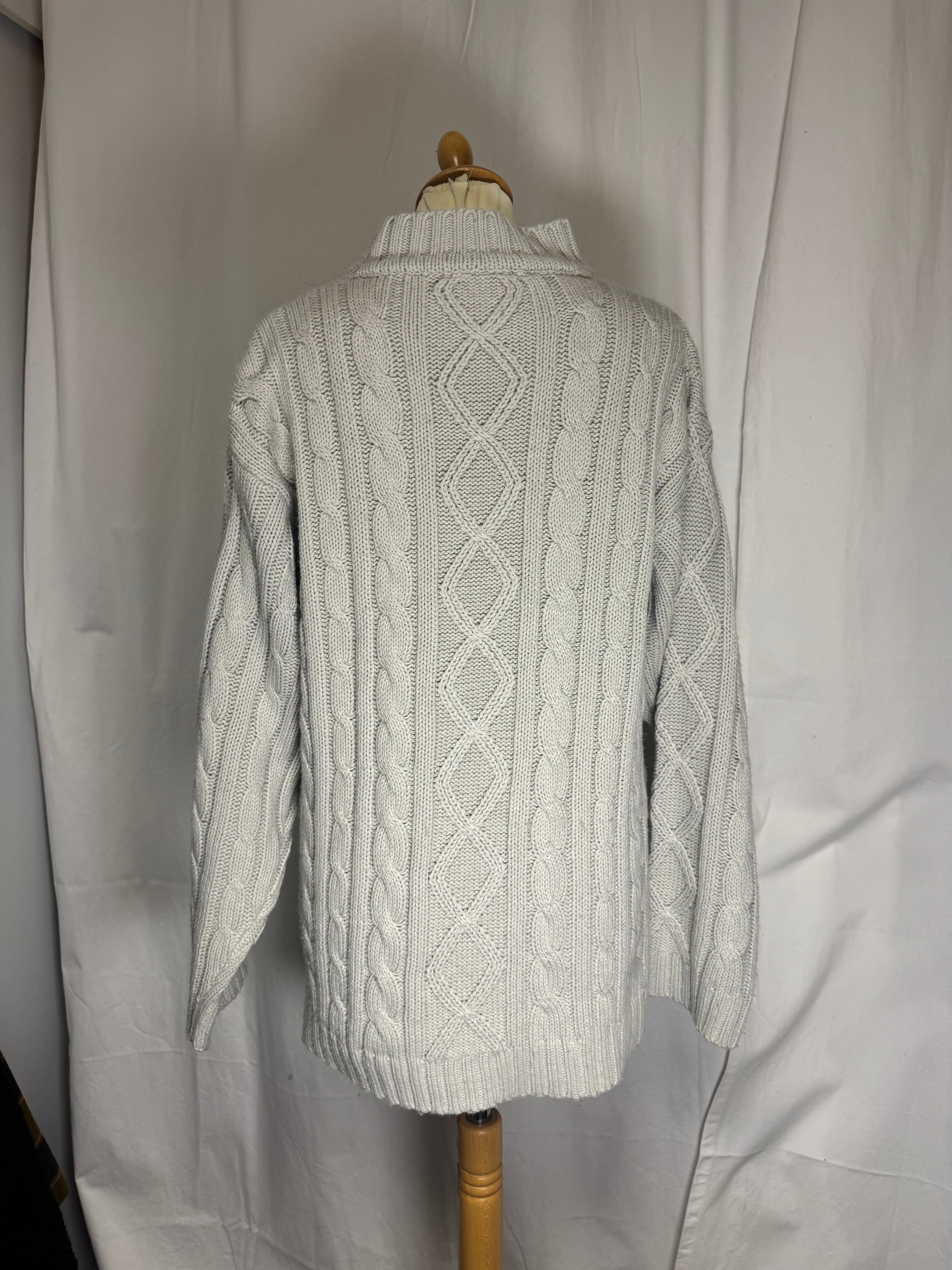 Pull en maille torsade