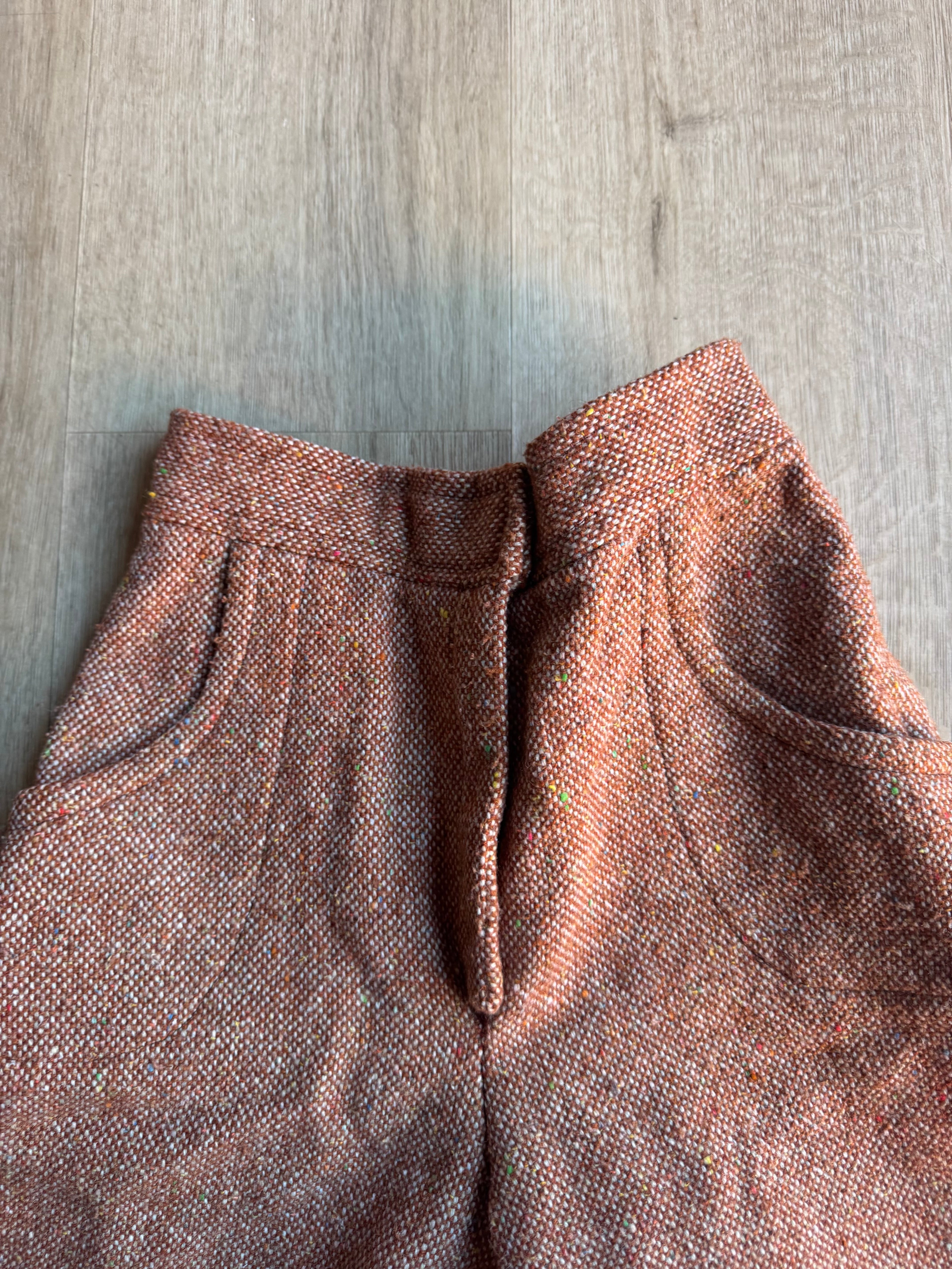 Short rouge 70s