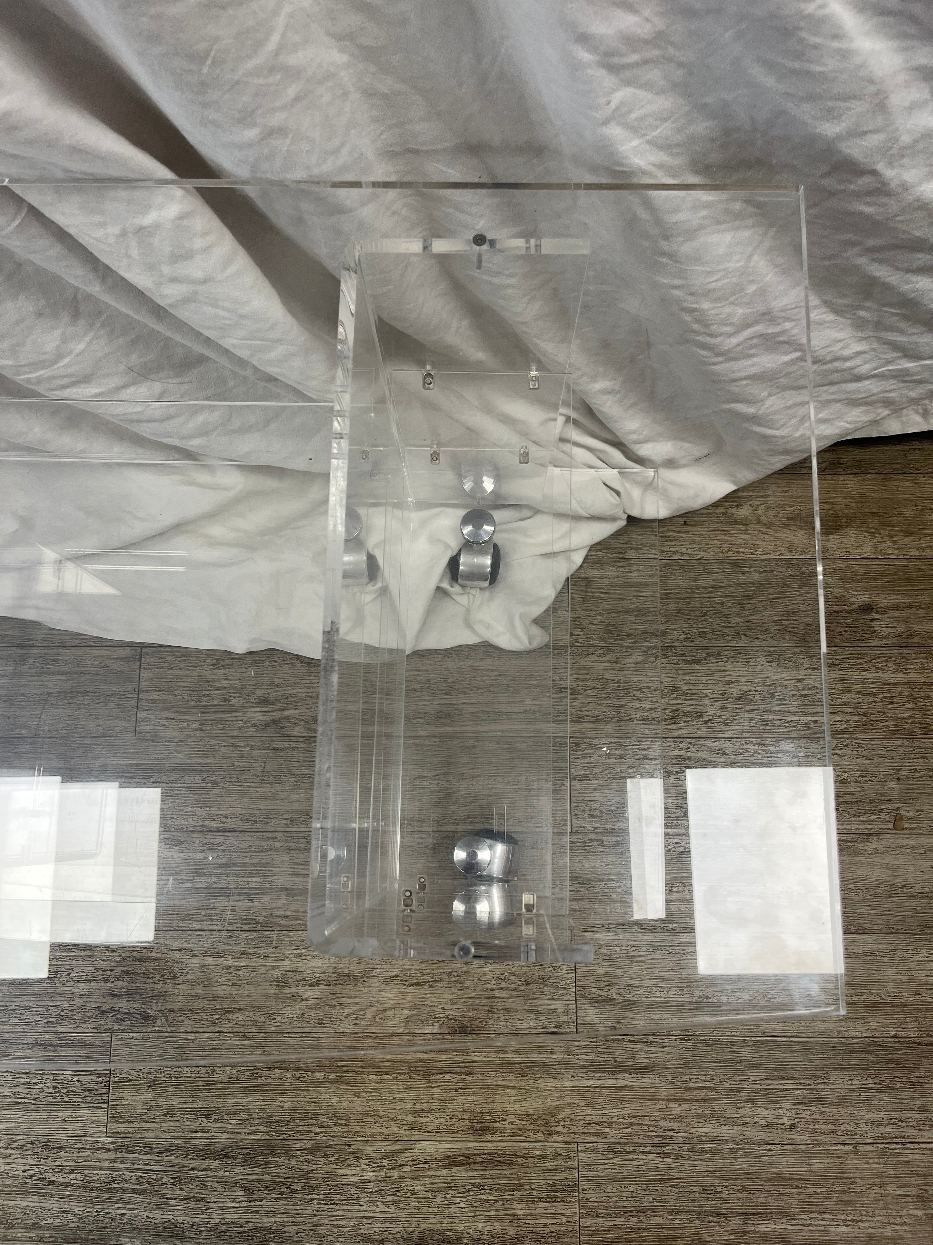 Desserte en plexiglas David Lange