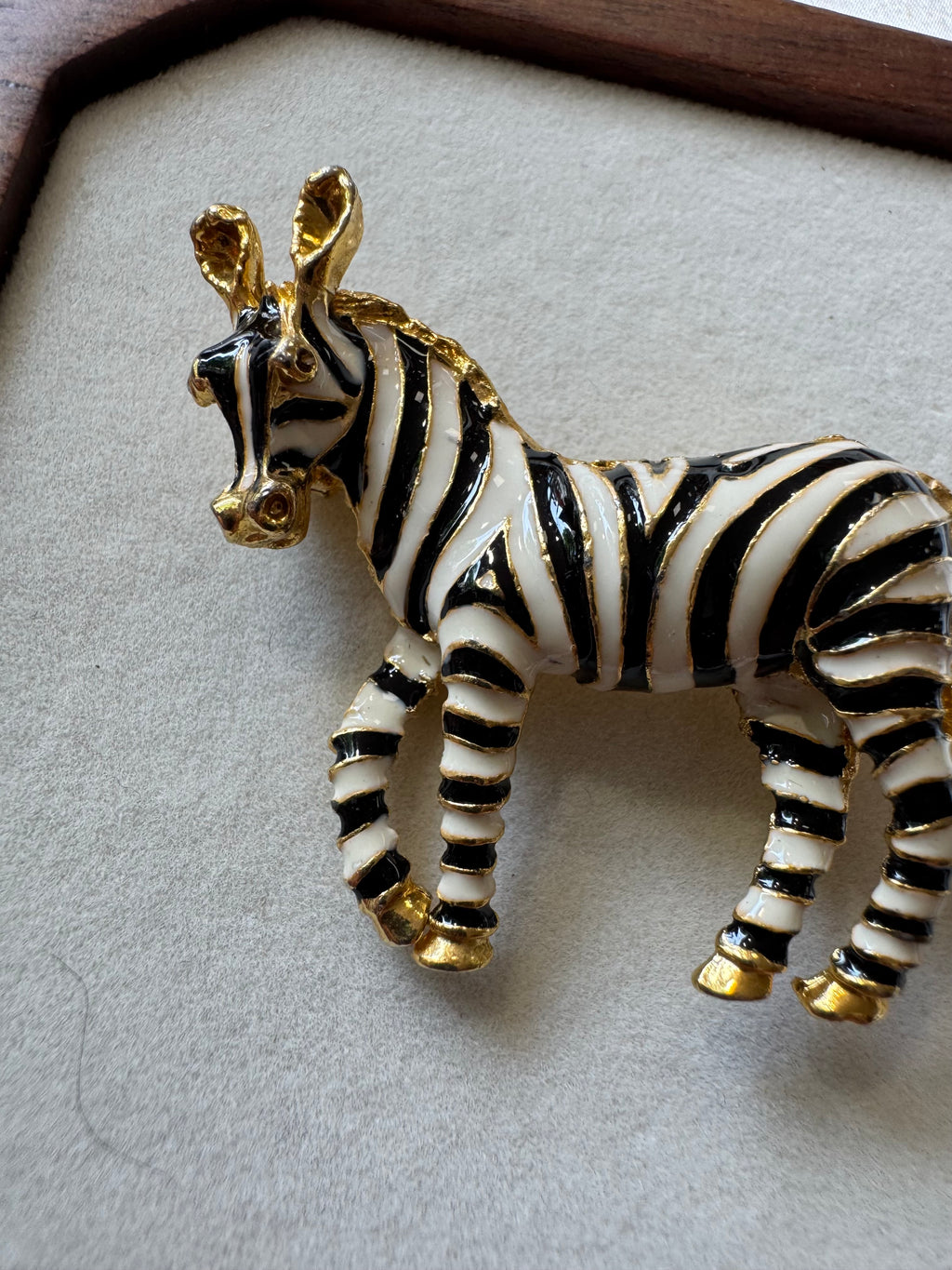 Broche zèbre
