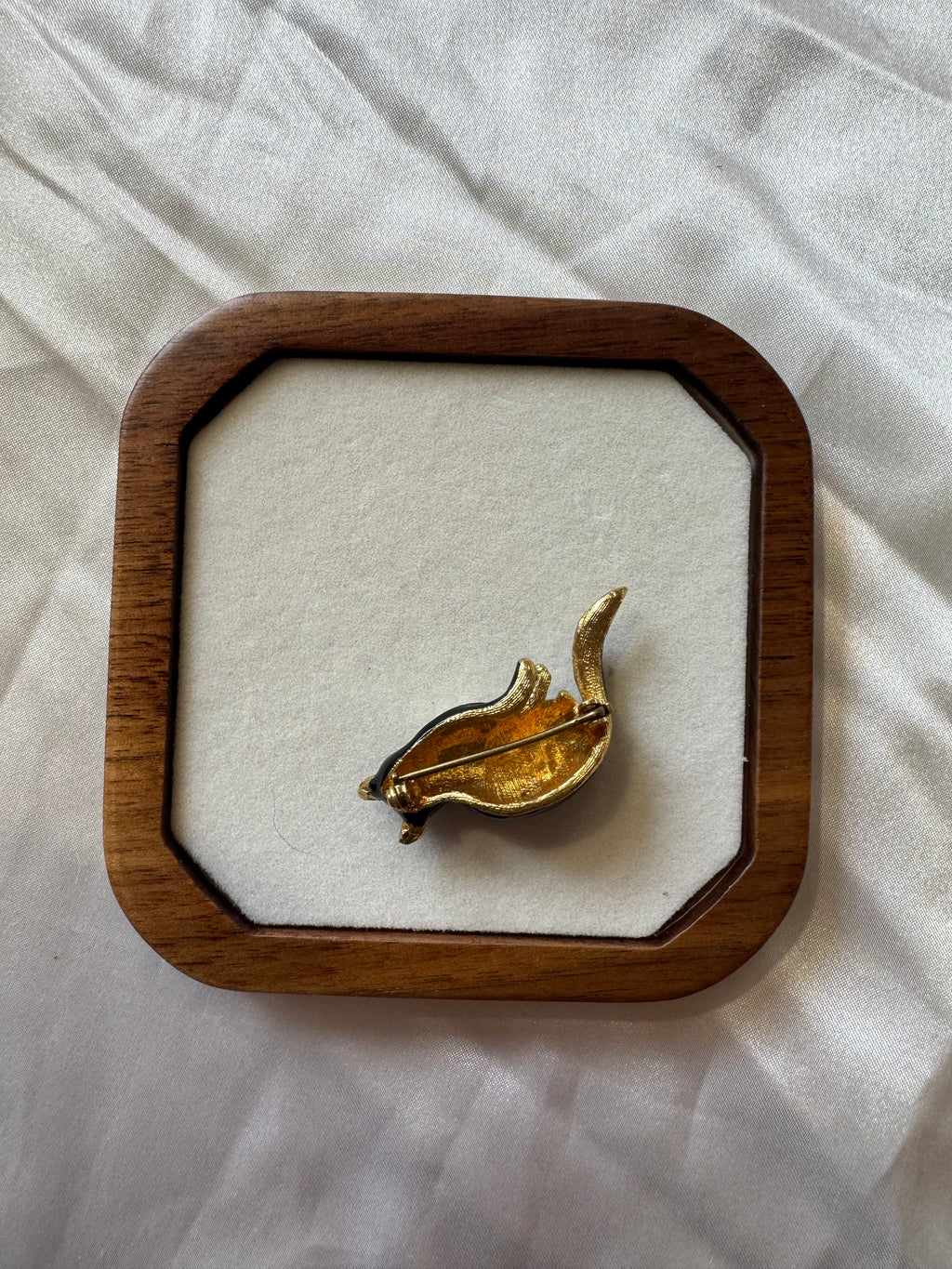 Broche en métal