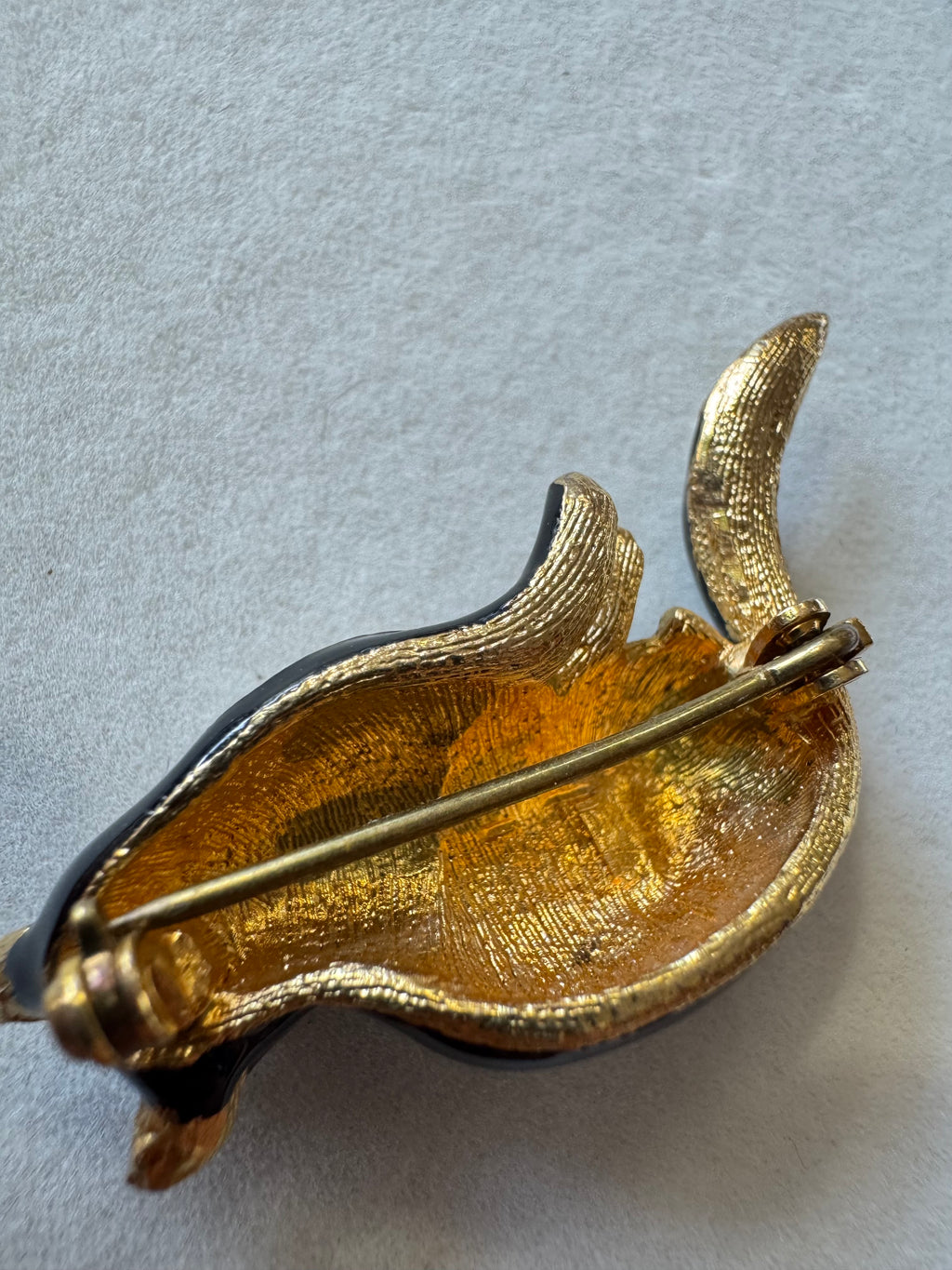 Broche en métal
