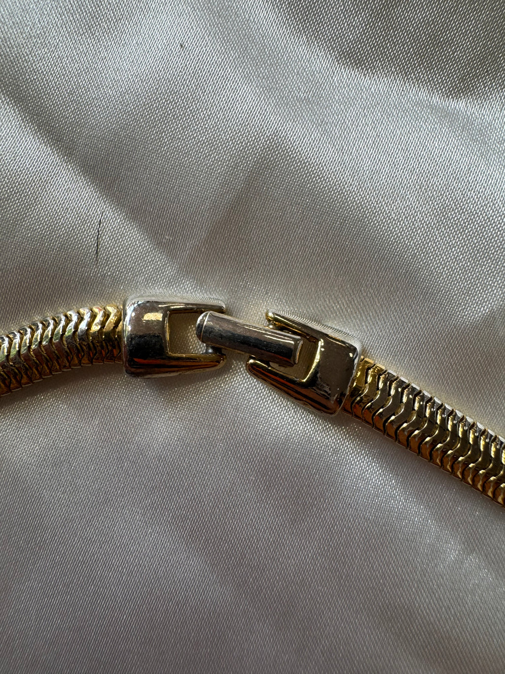Collier en métal lion
