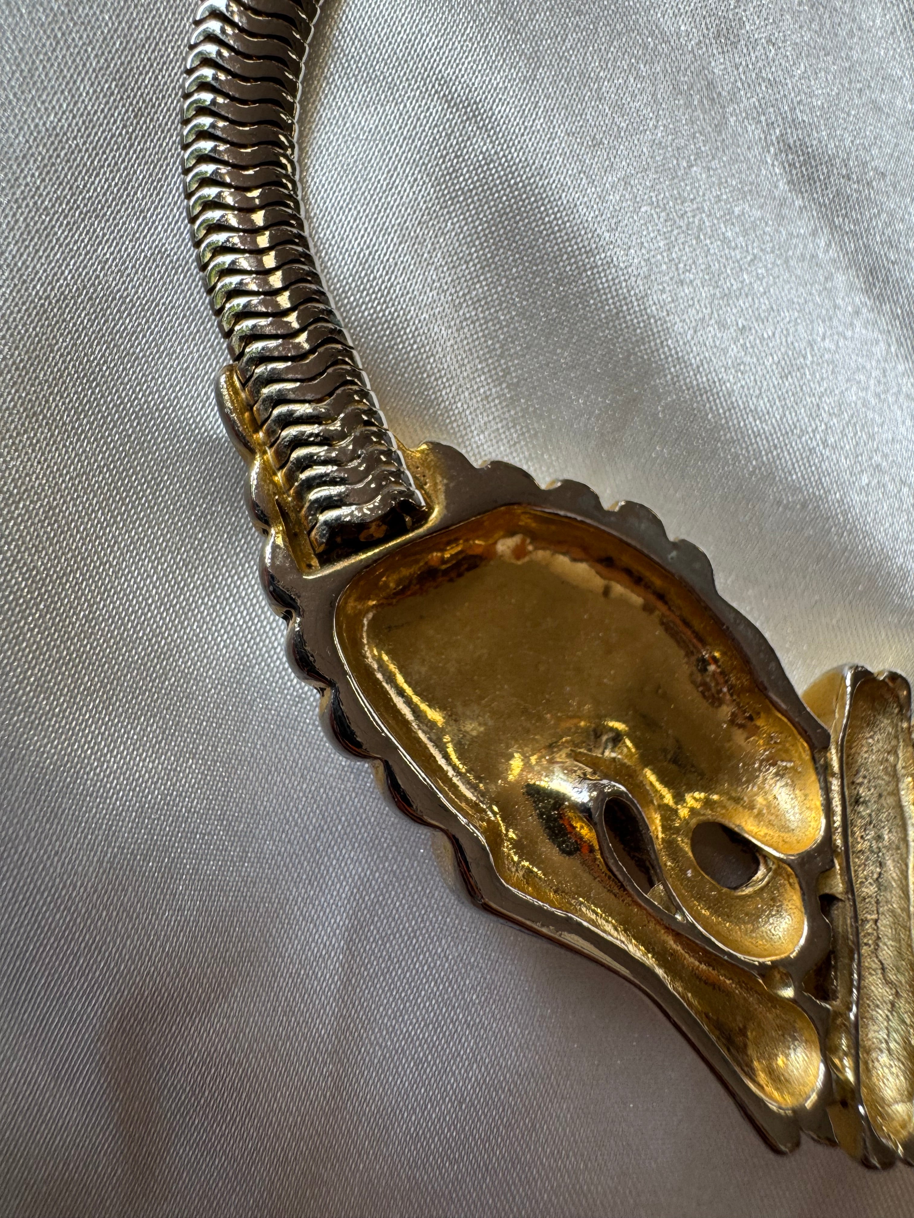 Collier en métal lion