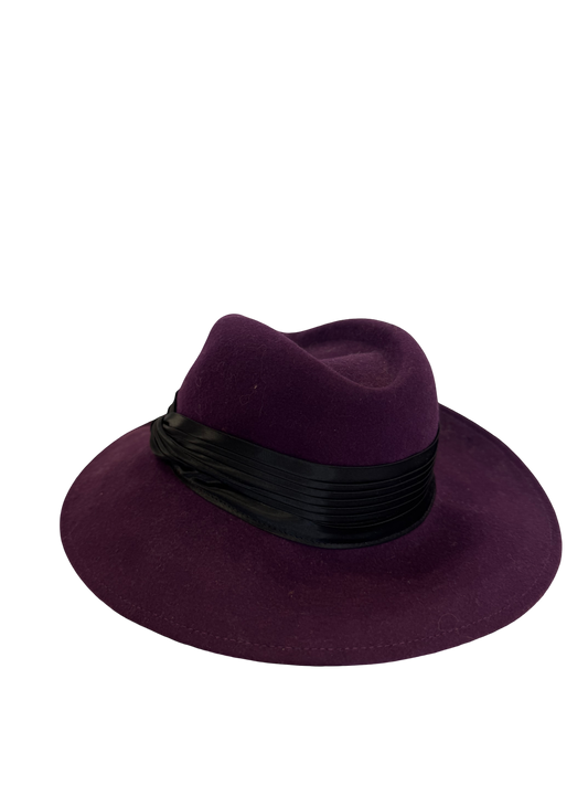 Chapeau en laine violet