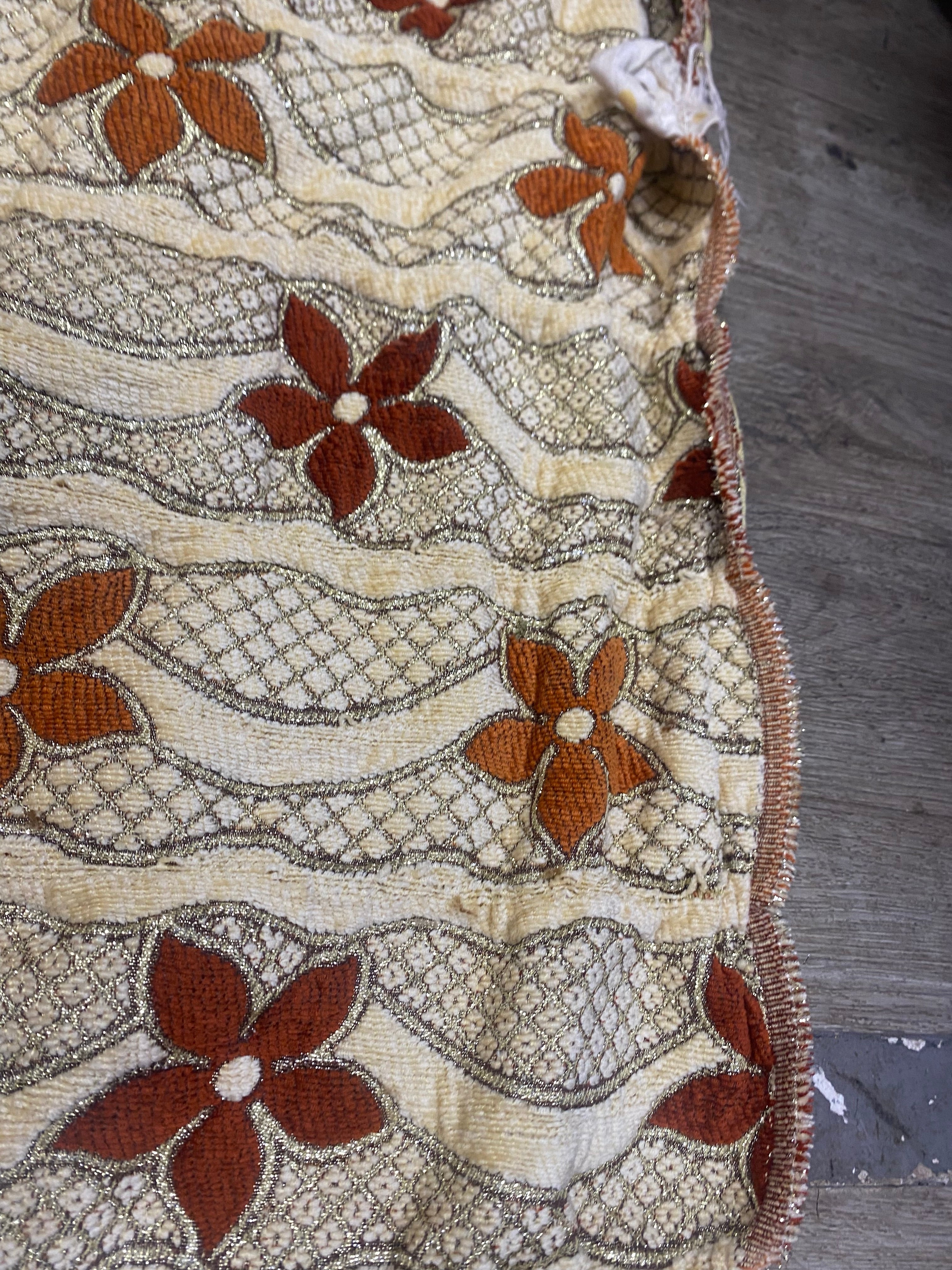 Coupon de tissu à fleurs