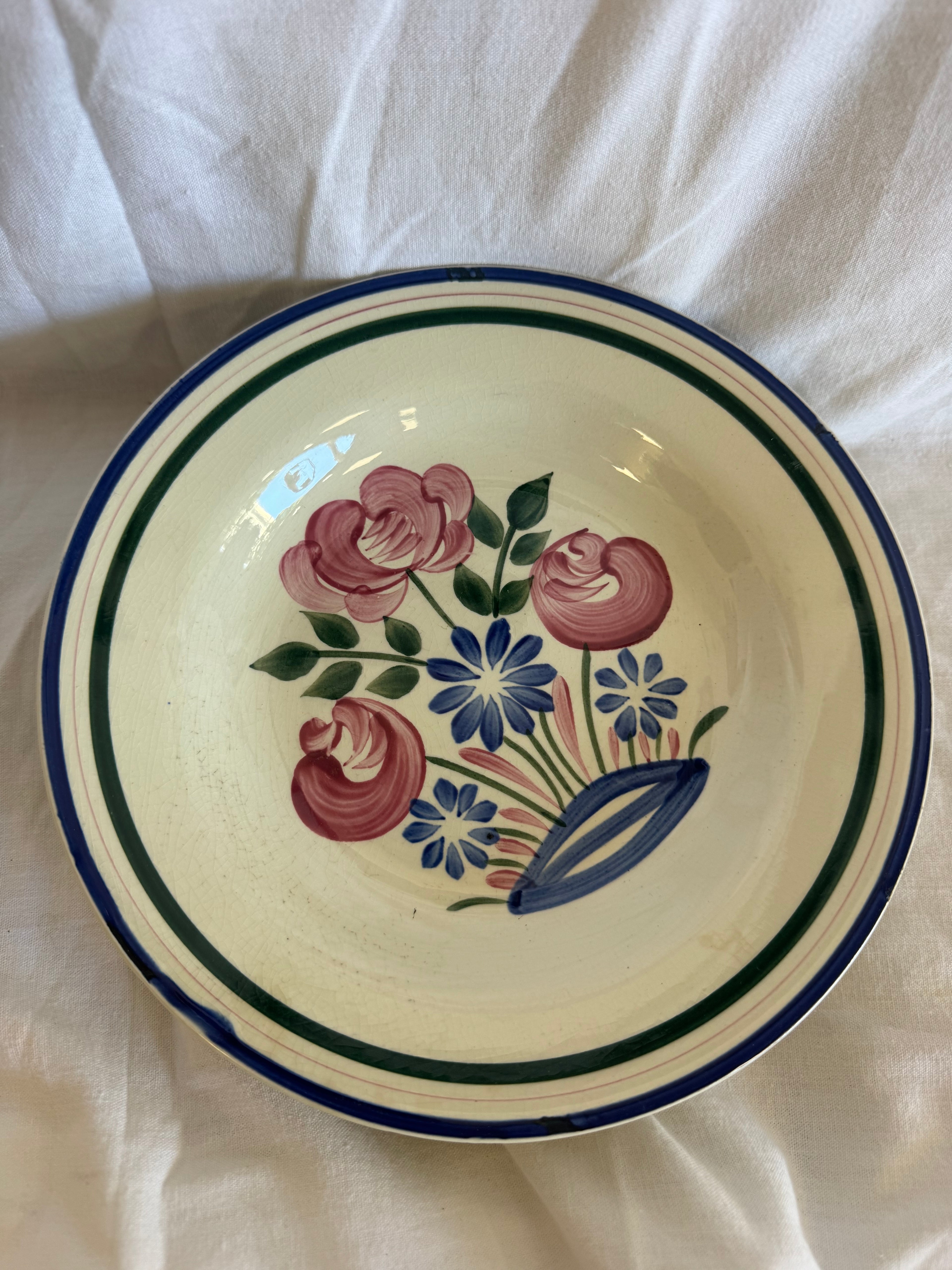 Assiettes creuses à fleurs