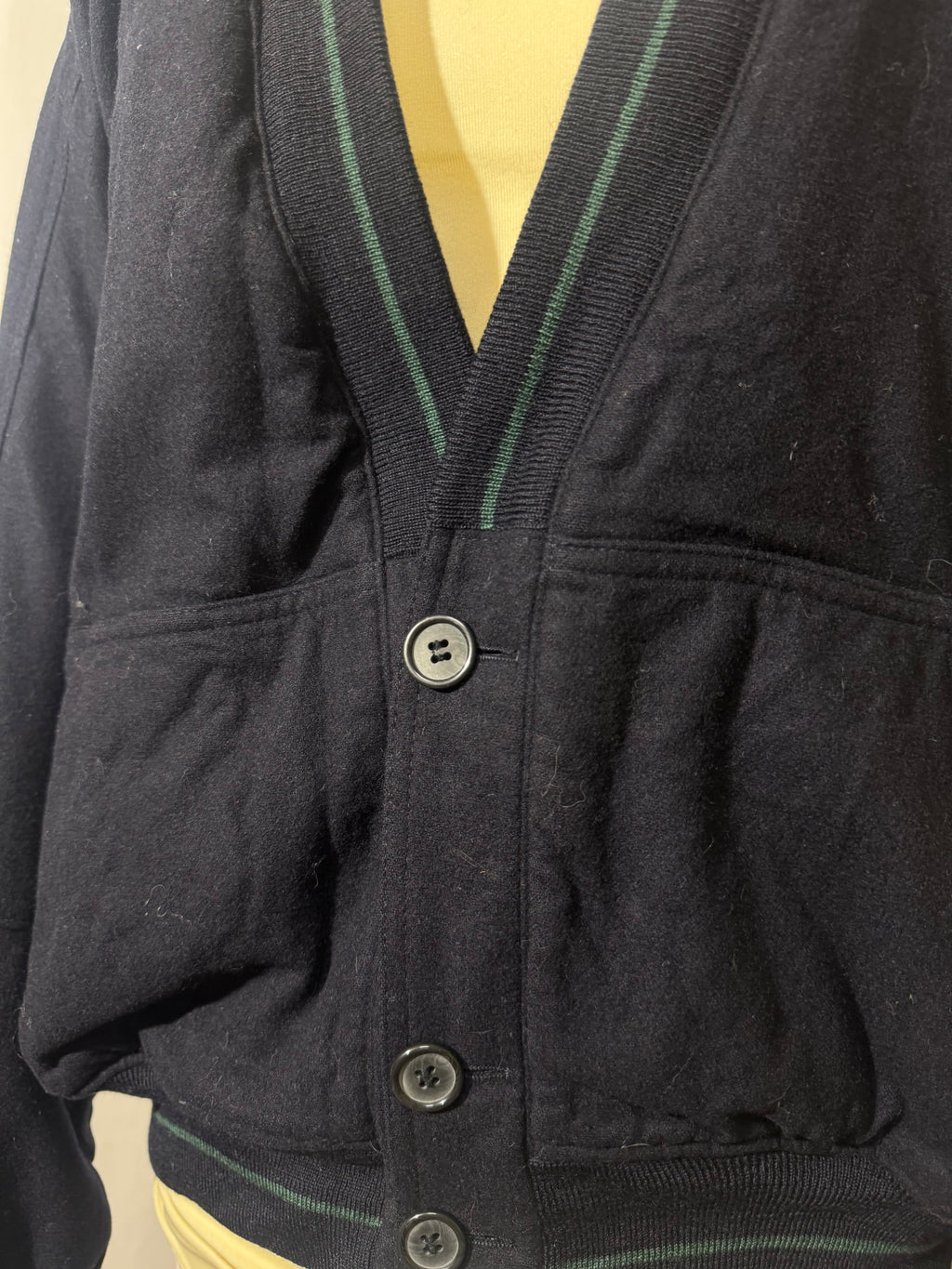 Cardigan en laine bleu marine