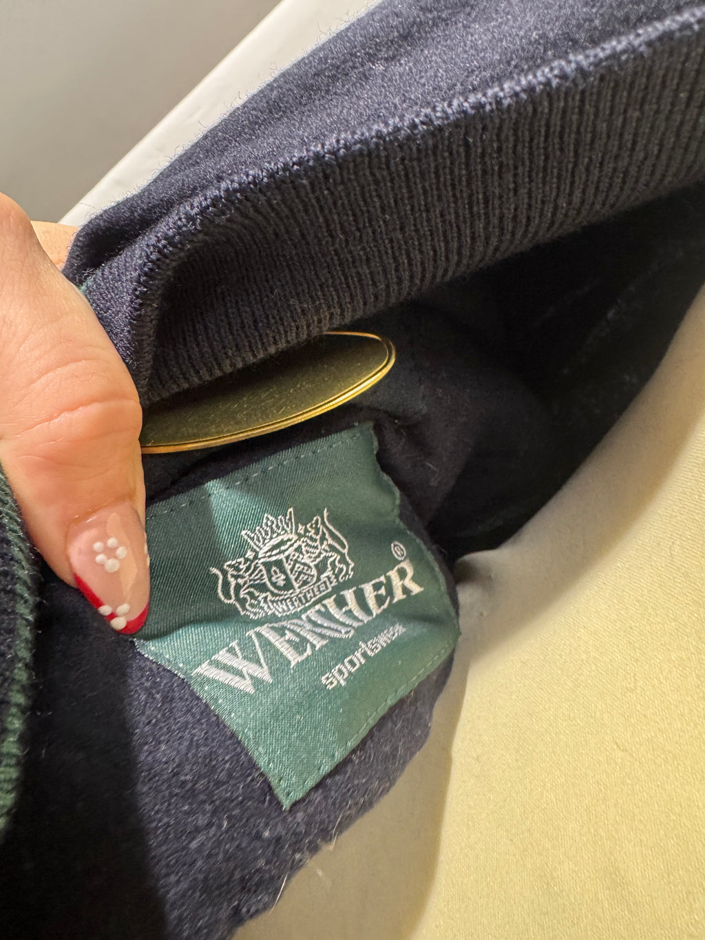 Cardigan en laine bleu marine