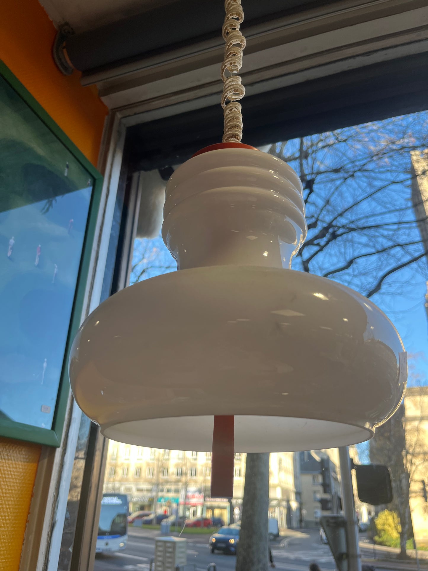 Lustre en opaline 70s