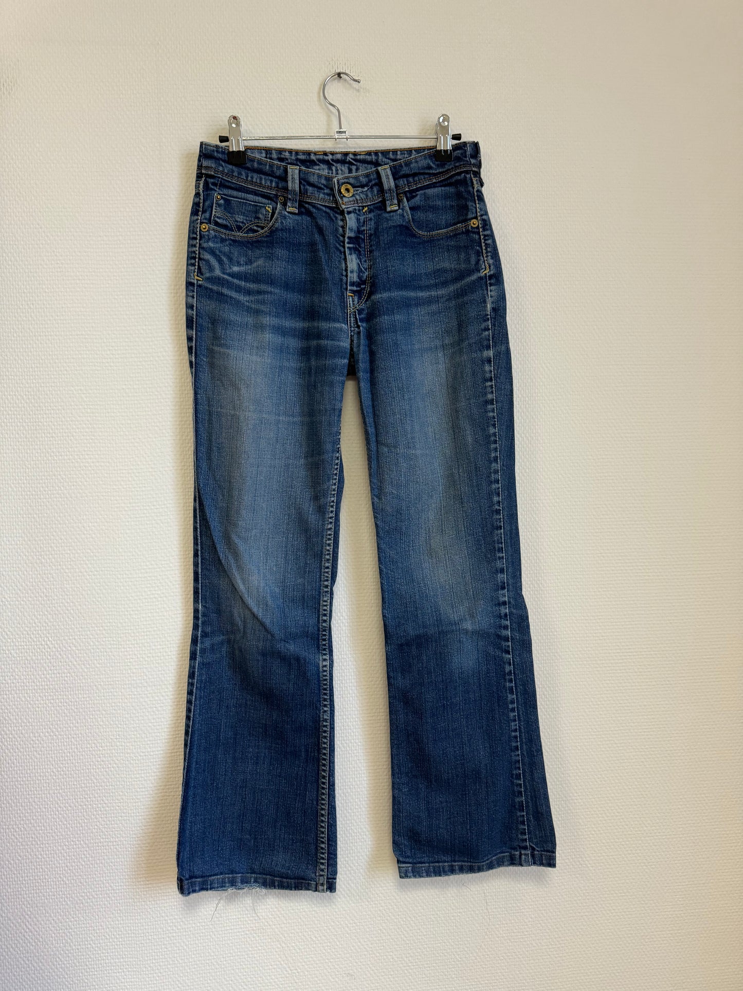 Jean Levis W28 L32