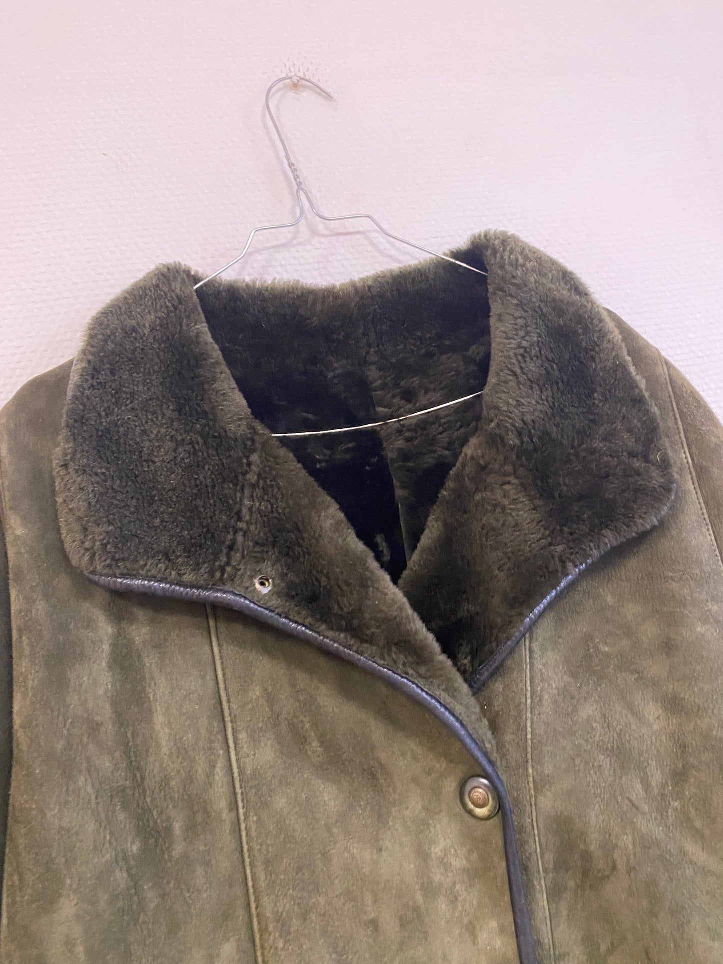 Manteau en peau lainée vert