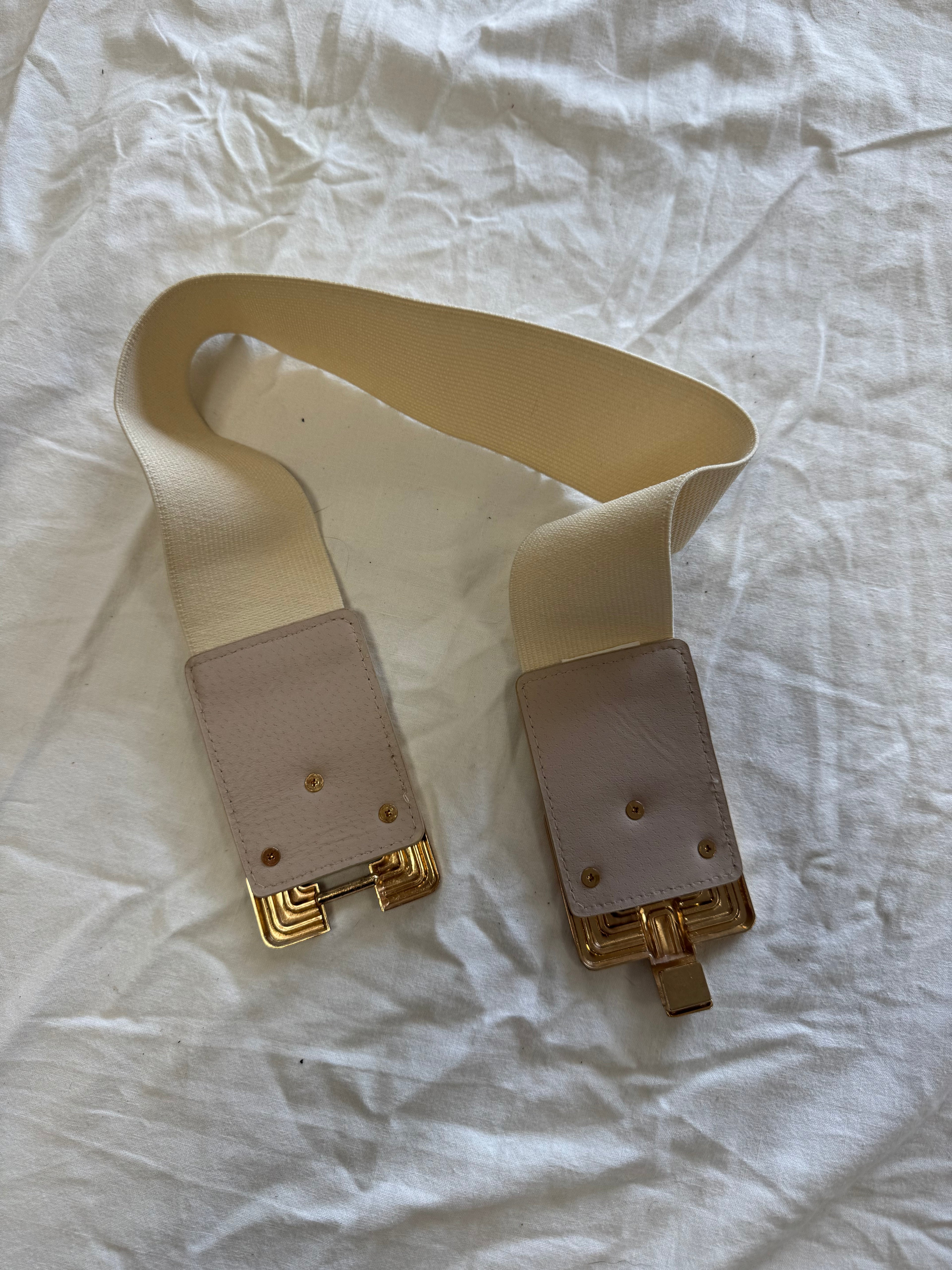 Ceinture à grosse boucle