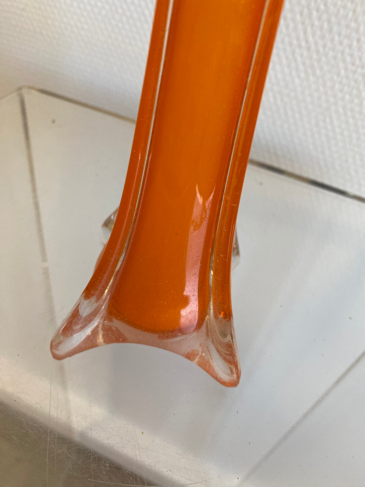 Vase orange soliflore