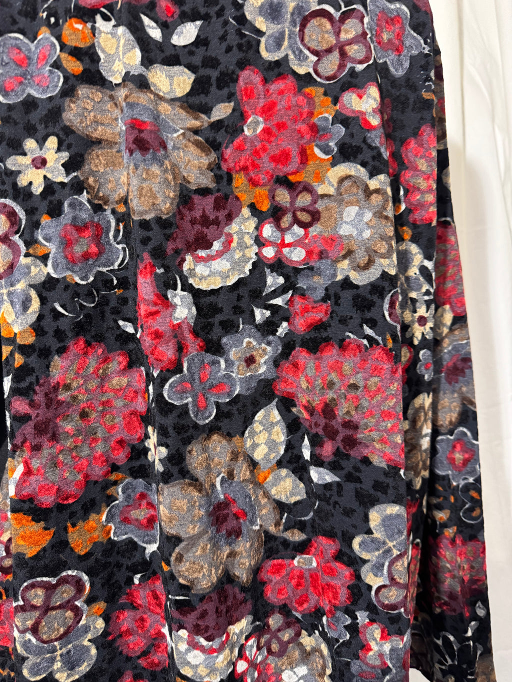 Chemise à fleurs en velours
