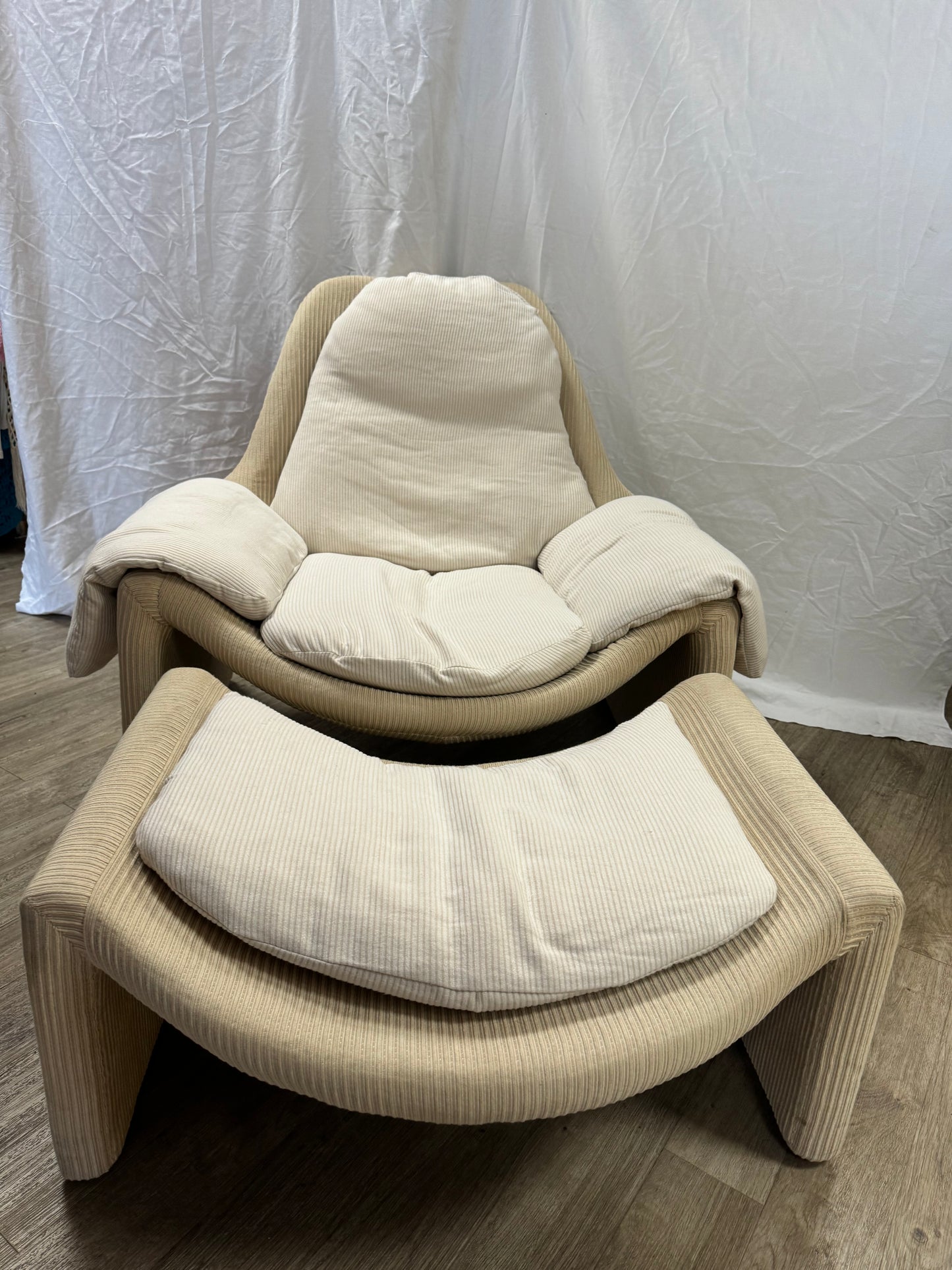 Fauteuil et ottoman P60 pour Saporiti