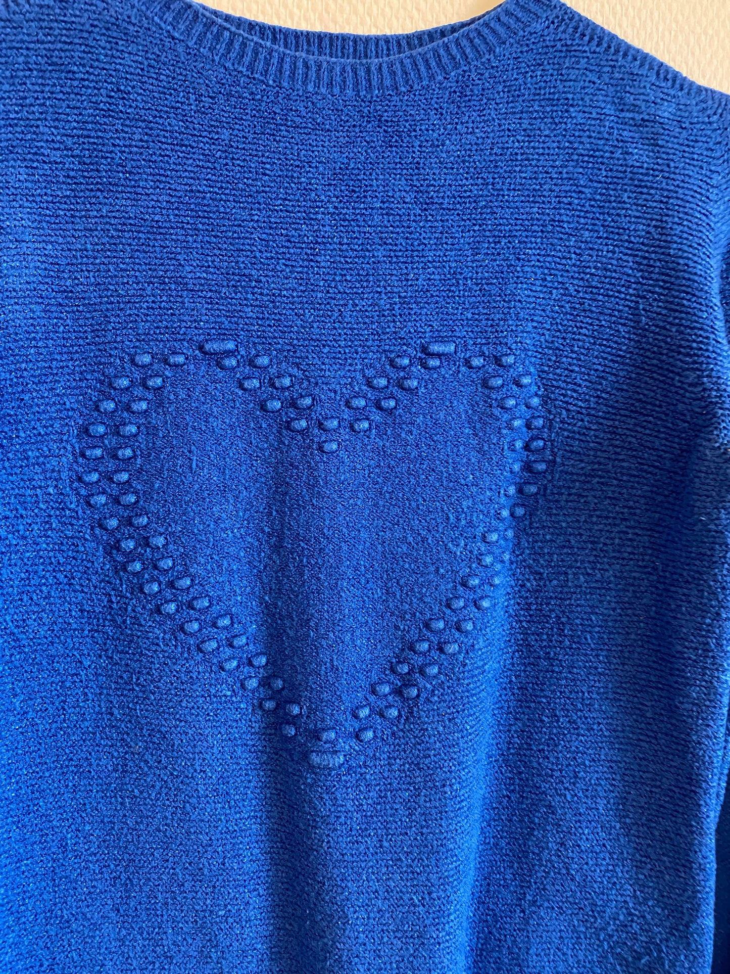 Pull coeur bleu