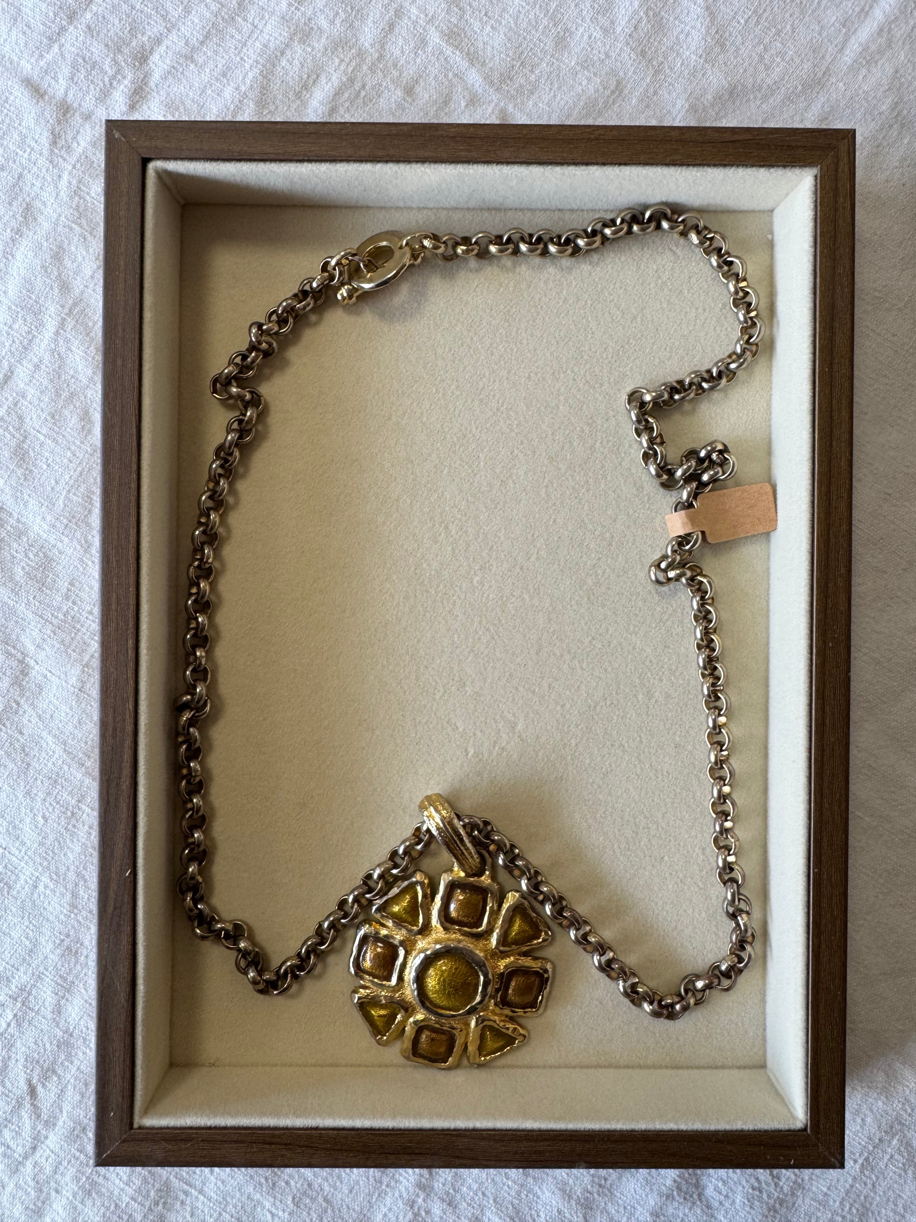 Collier en métal Le Ritz