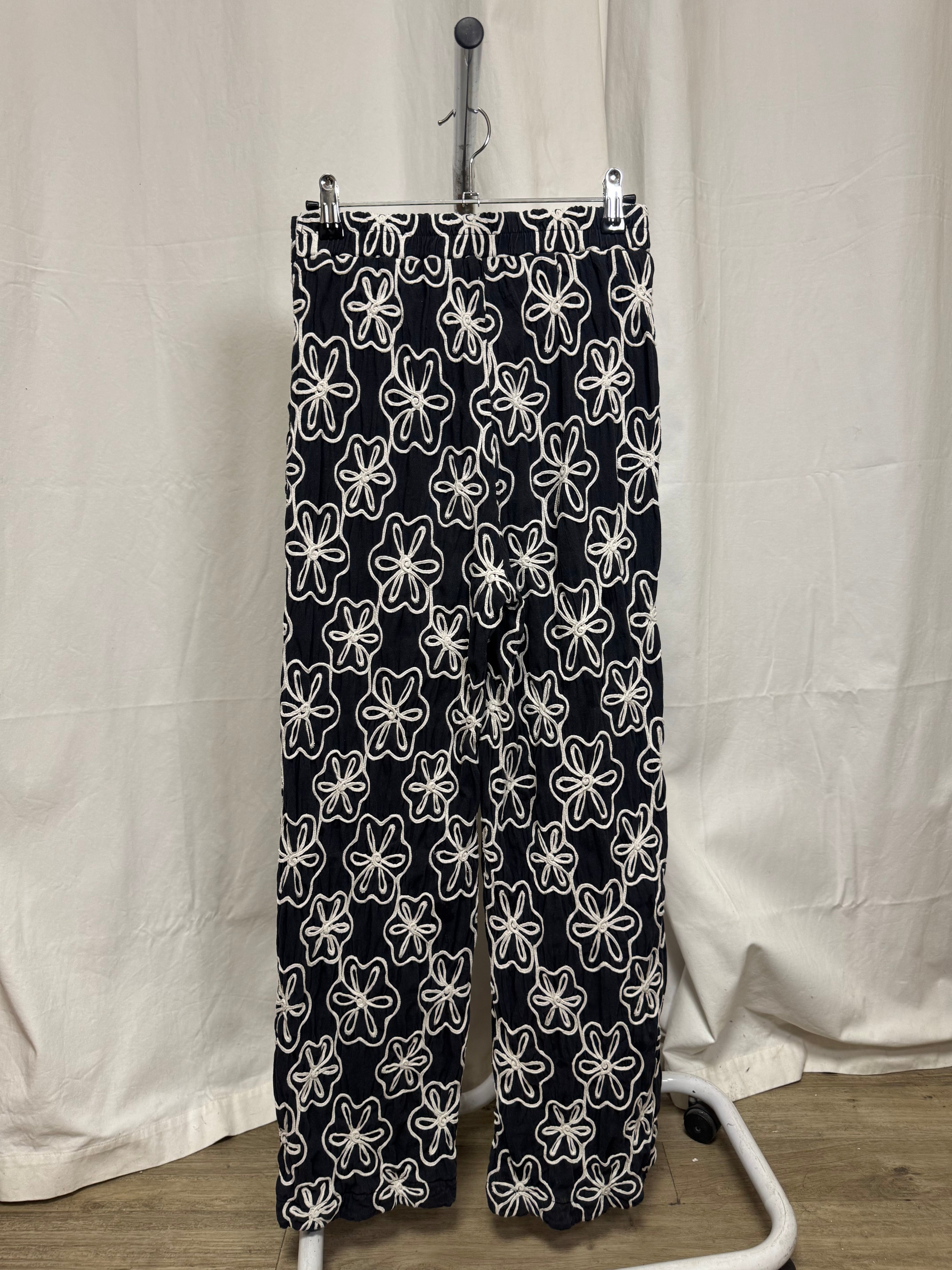 Pantalon brodé