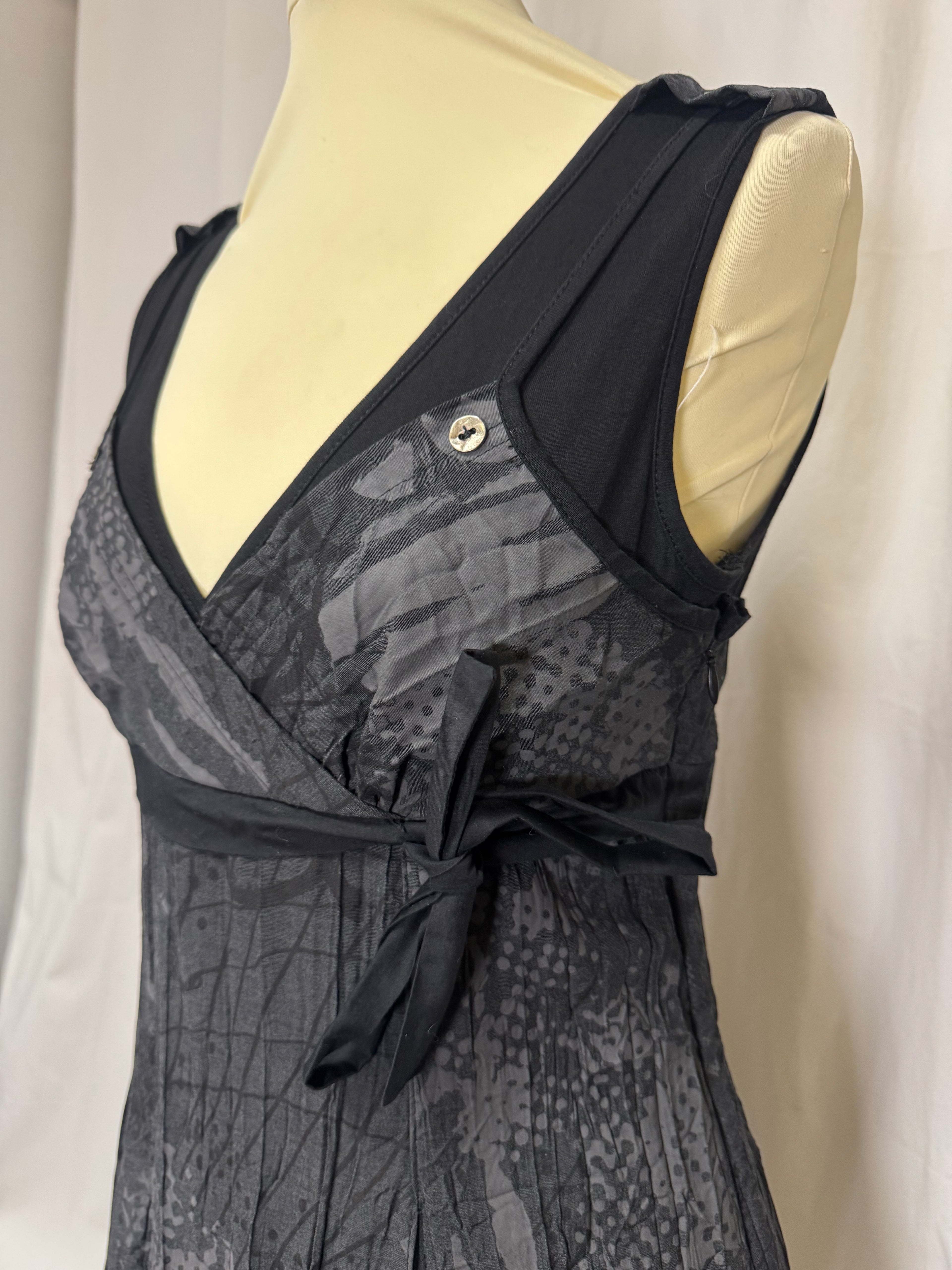 Robe noire Y2K