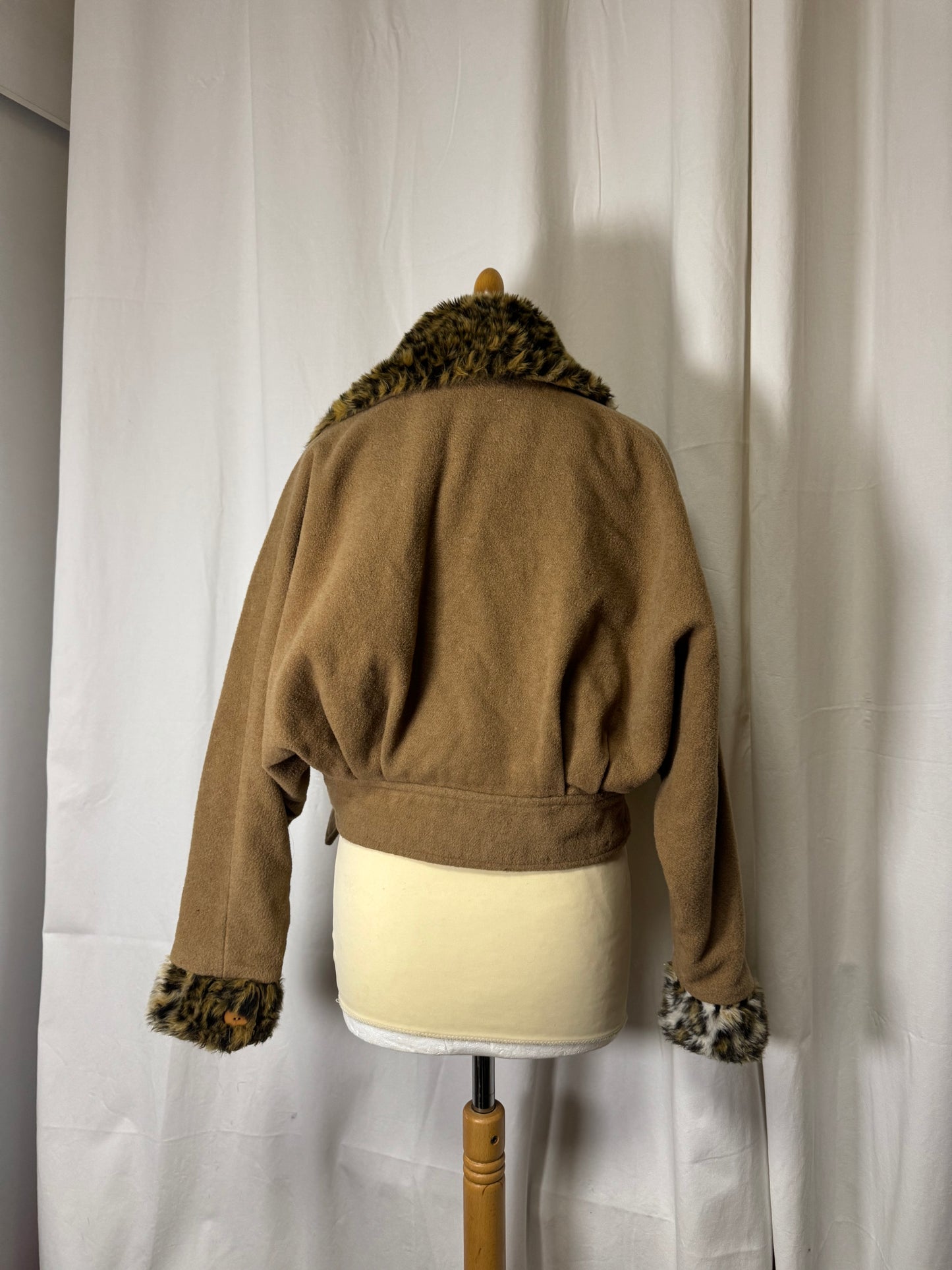 Veste courte léopard 80s