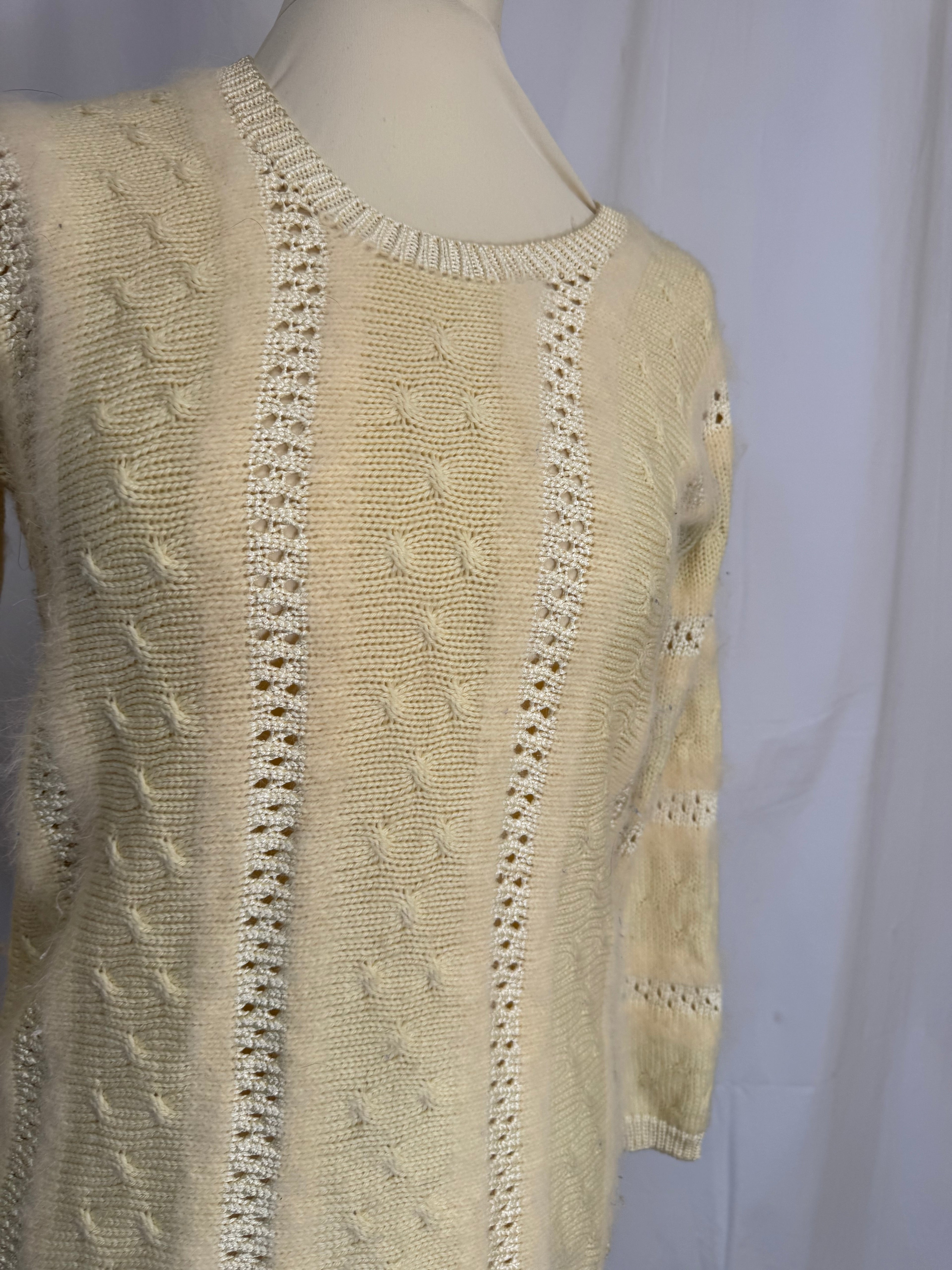 Pull en maille jaune