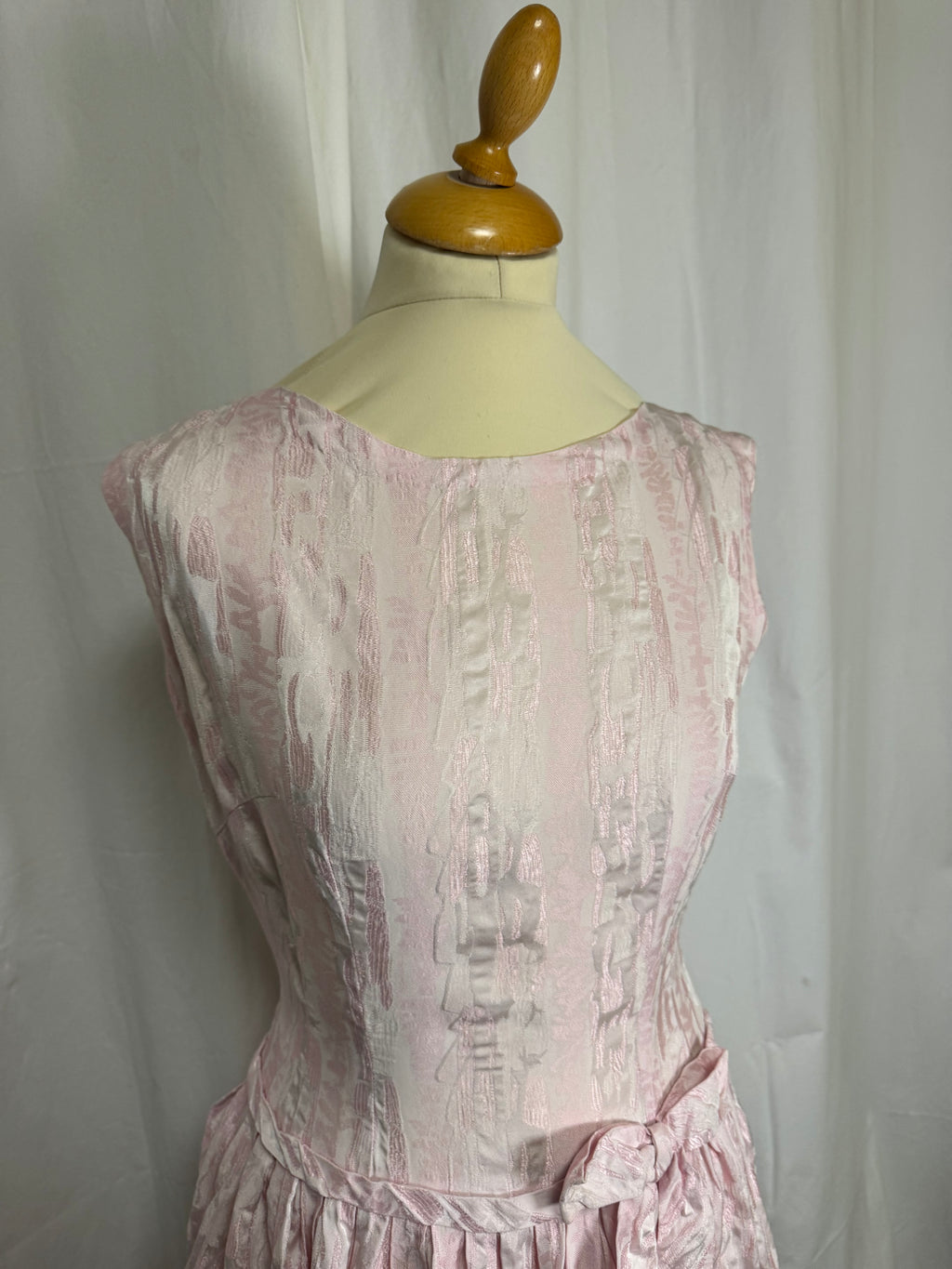 Robe rose 80s