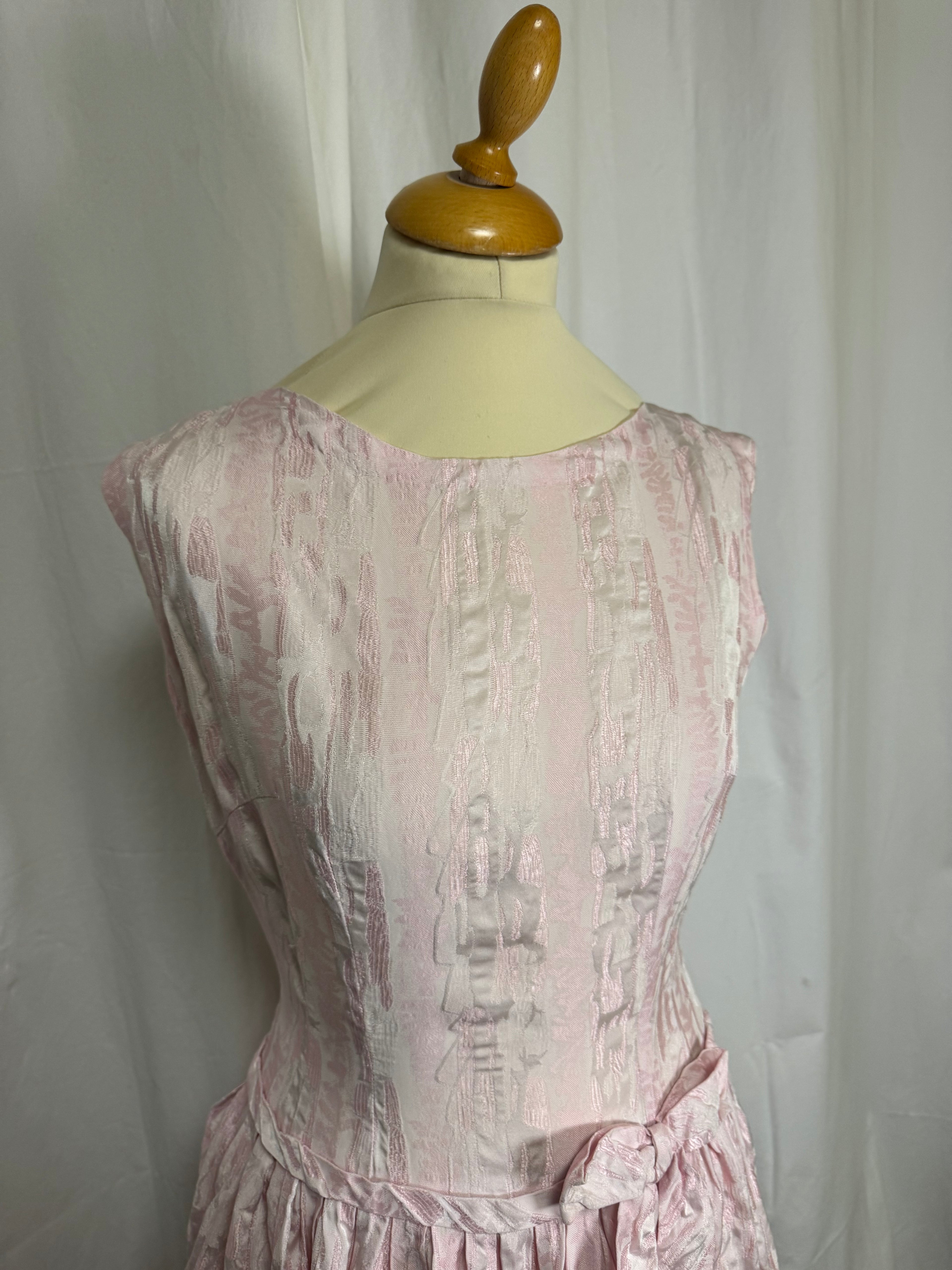 Robe rose 80s